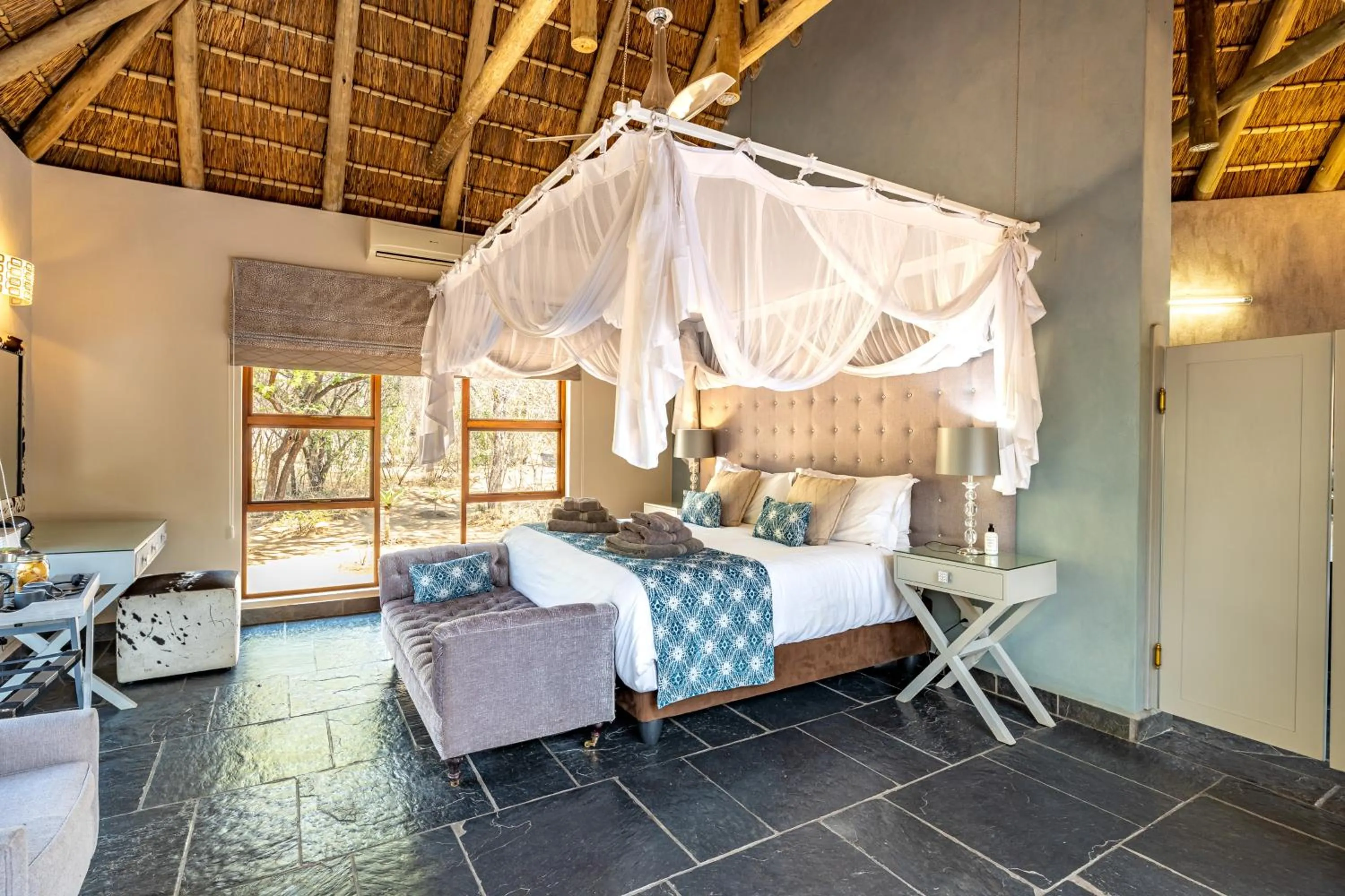 Bed in Kusudalweni Safari Lodge and Spa