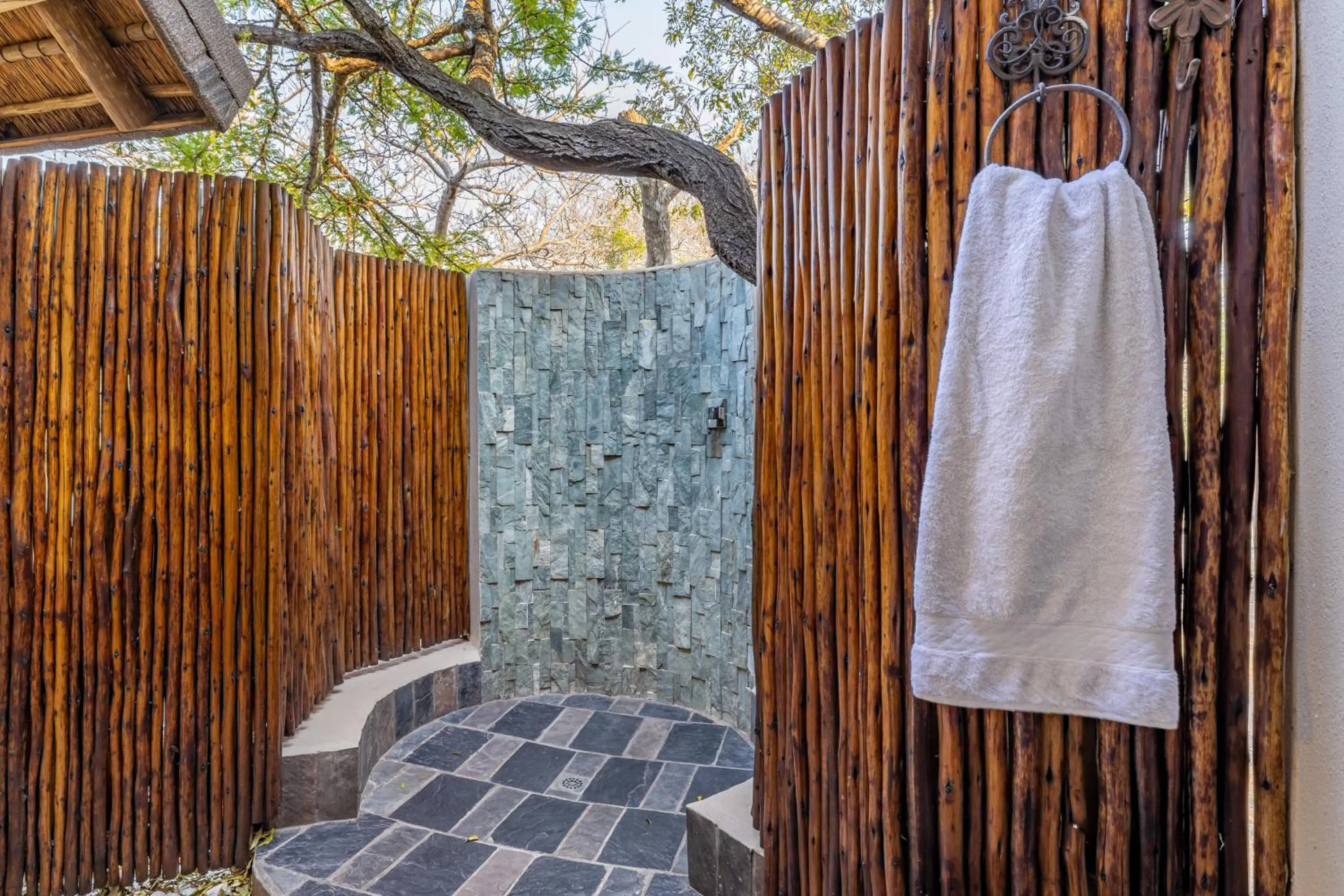 Shower in Kusudalweni Safari Lodge and Spa