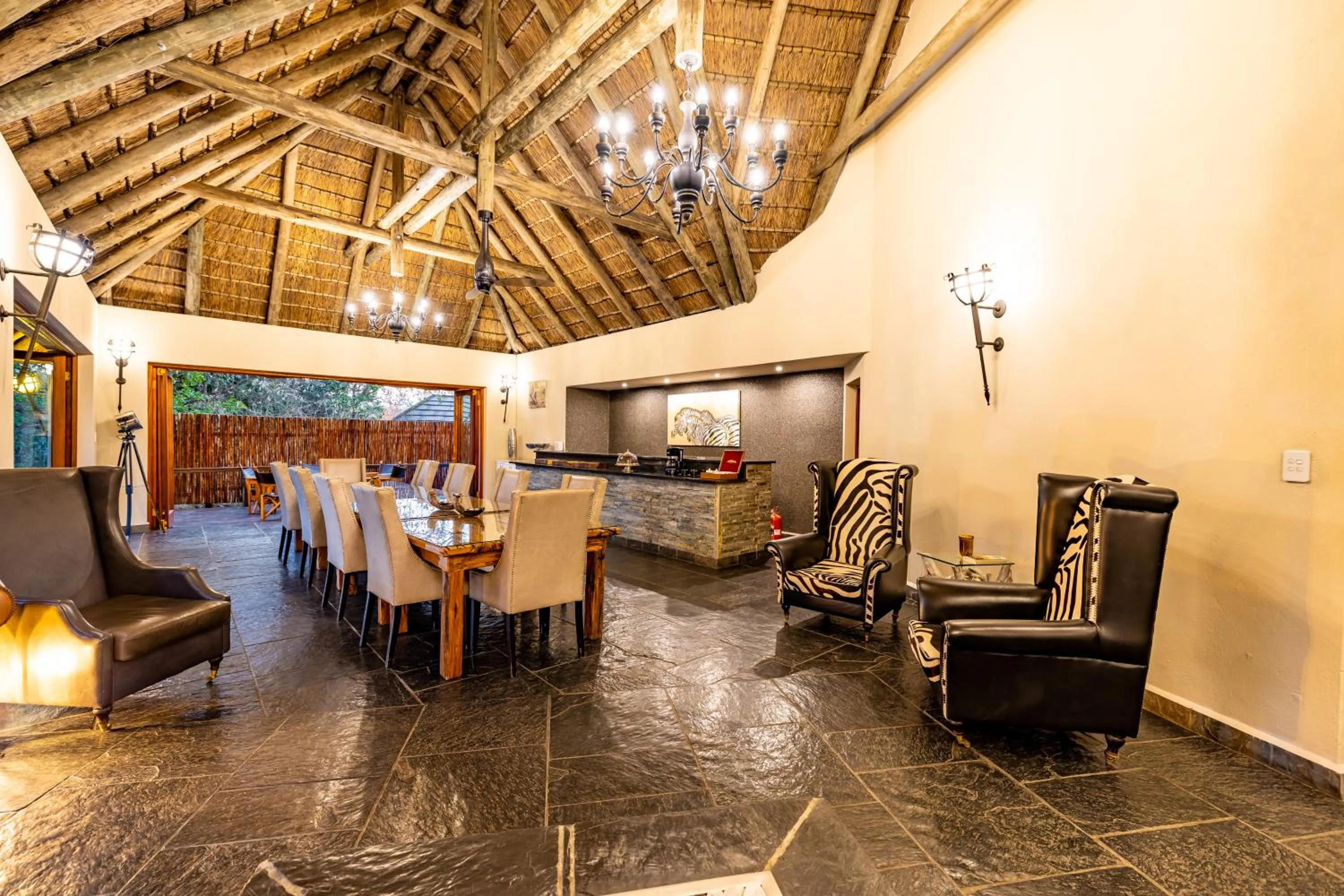 Restaurant/places to eat in Kusudalweni Safari Lodge and Spa