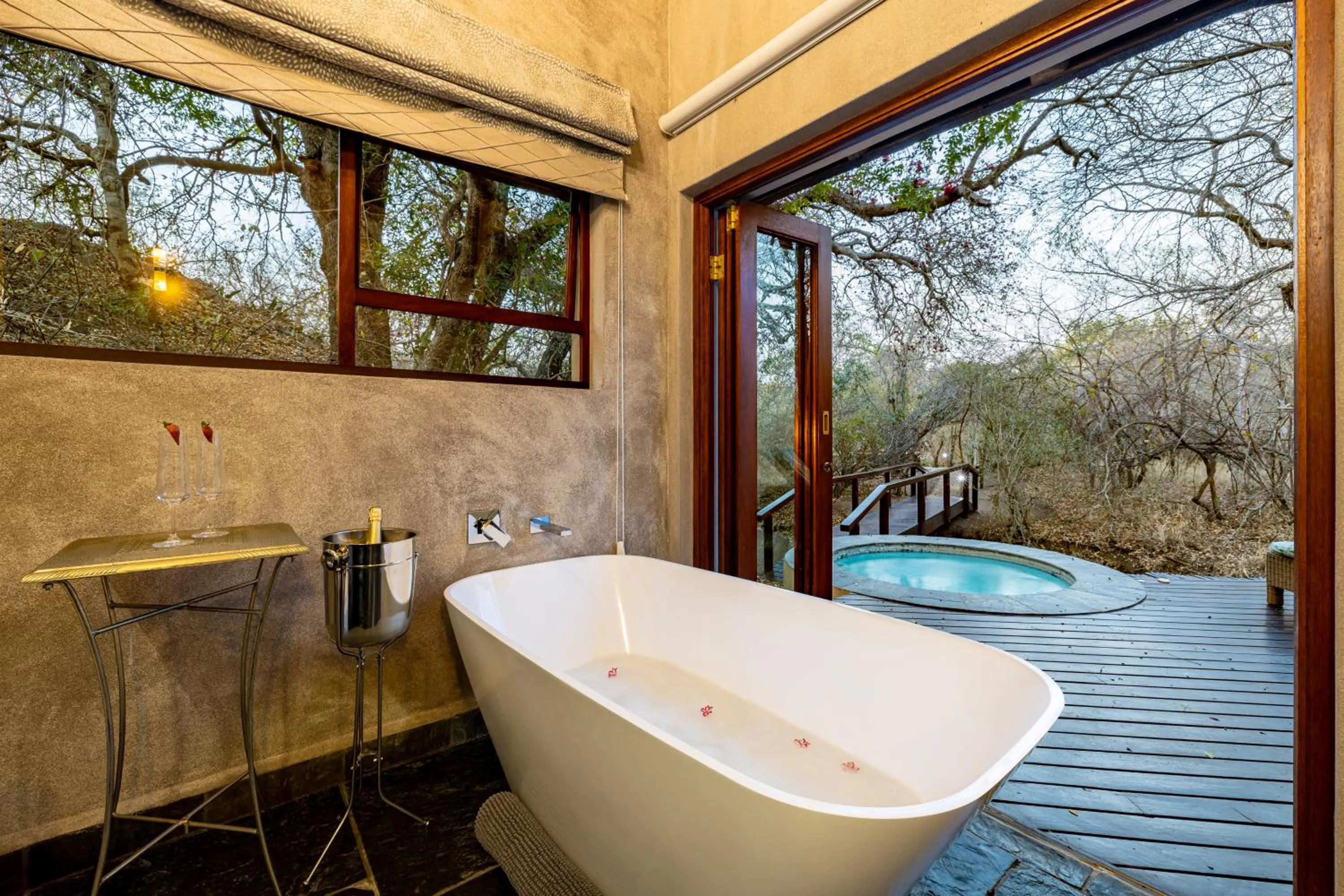 Bathroom in Kusudalweni Safari Lodge and Spa