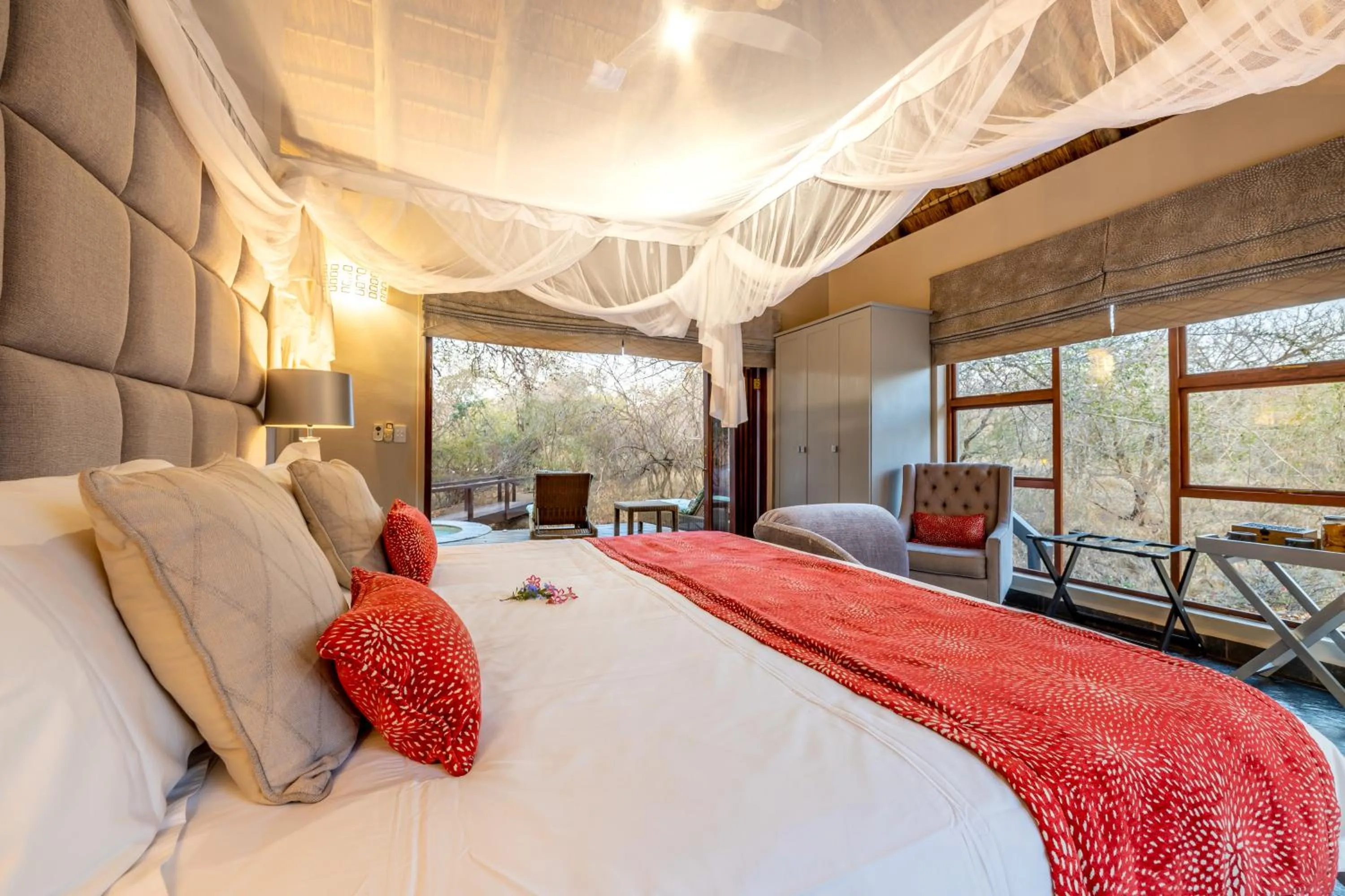 Bedroom, Bed in Kusudalweni Safari Lodge and Spa
