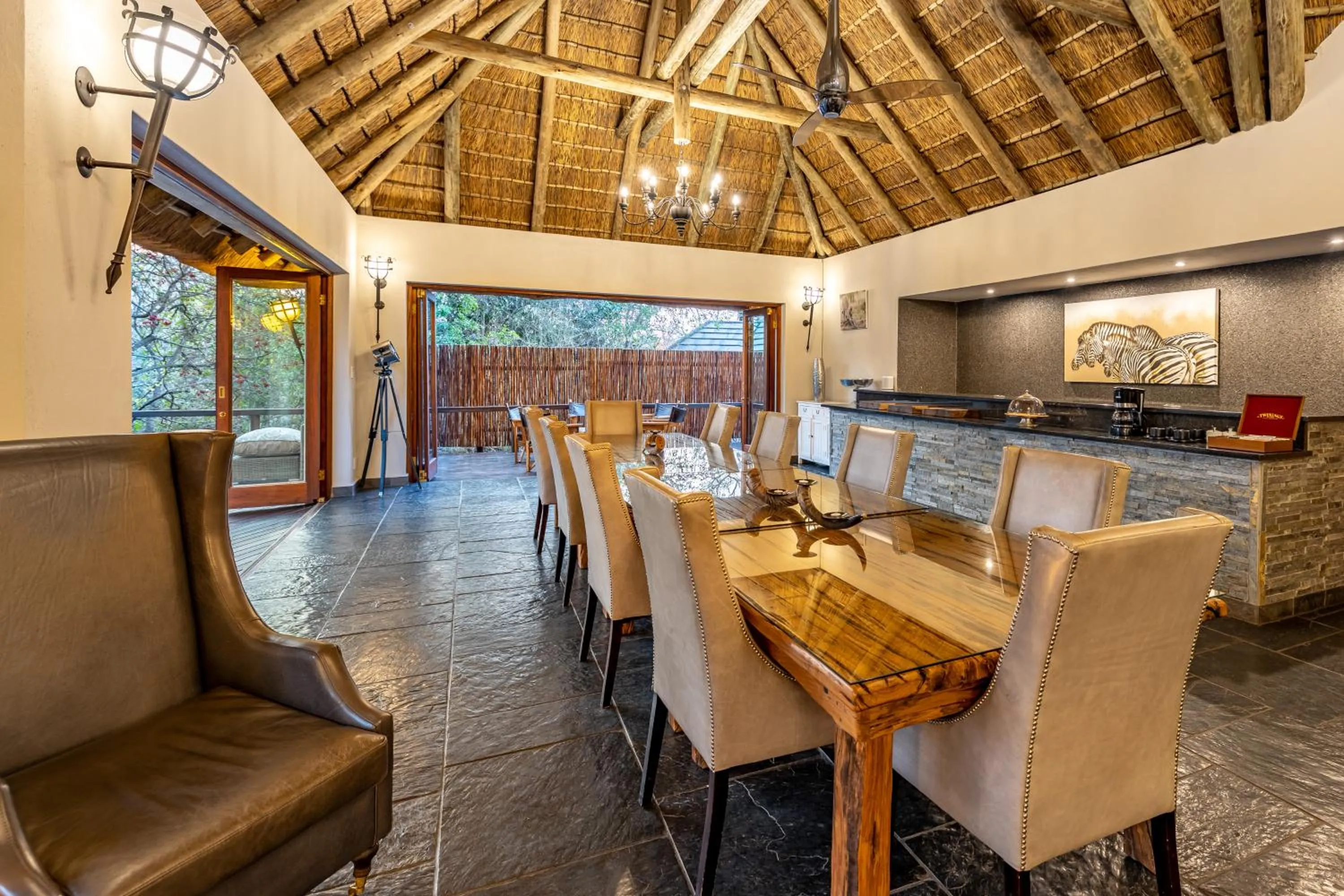 Restaurant/places to eat in Kusudalweni Safari Lodge and Spa
