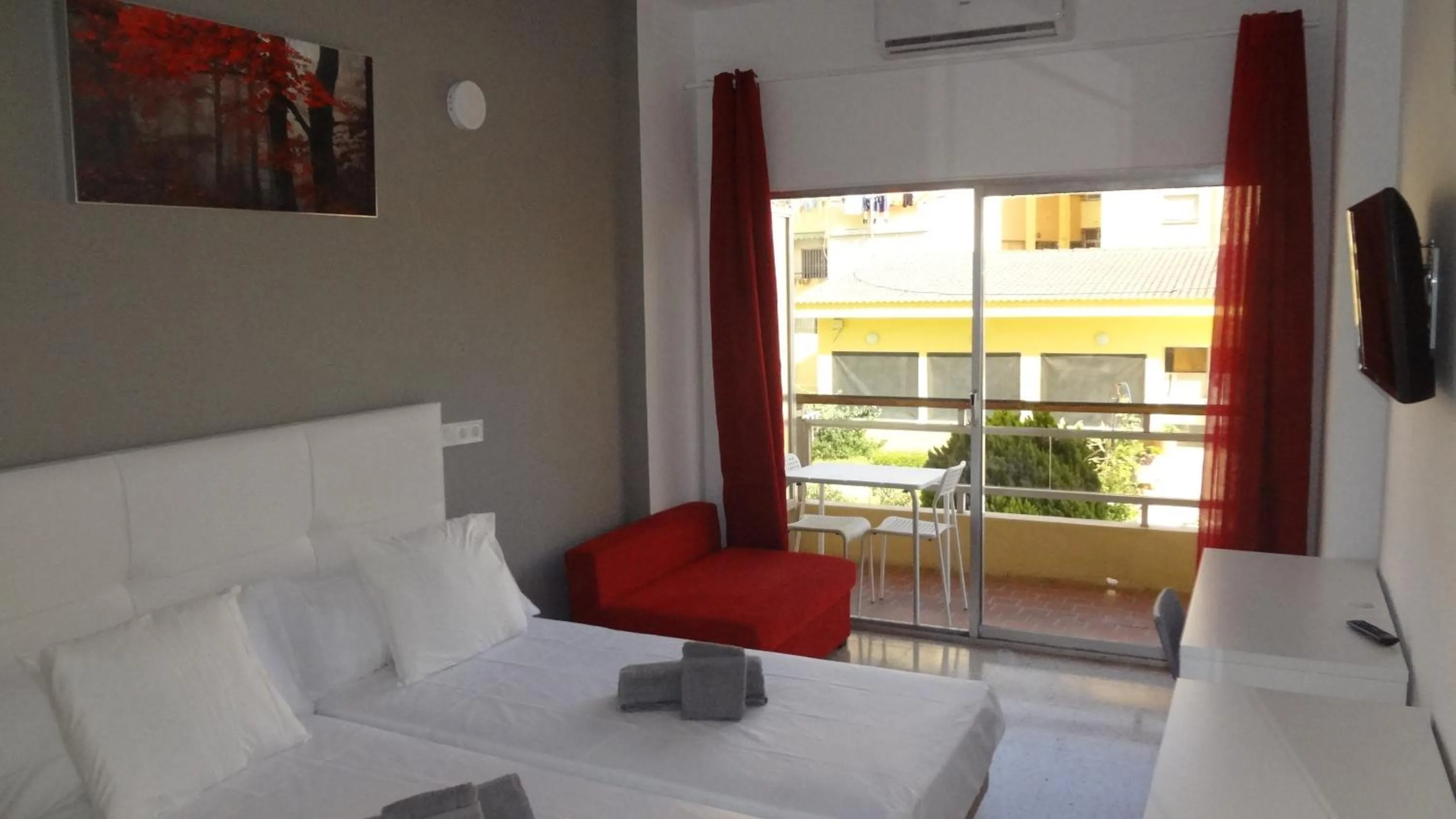 Property building, Bed in Hotel Carlos I