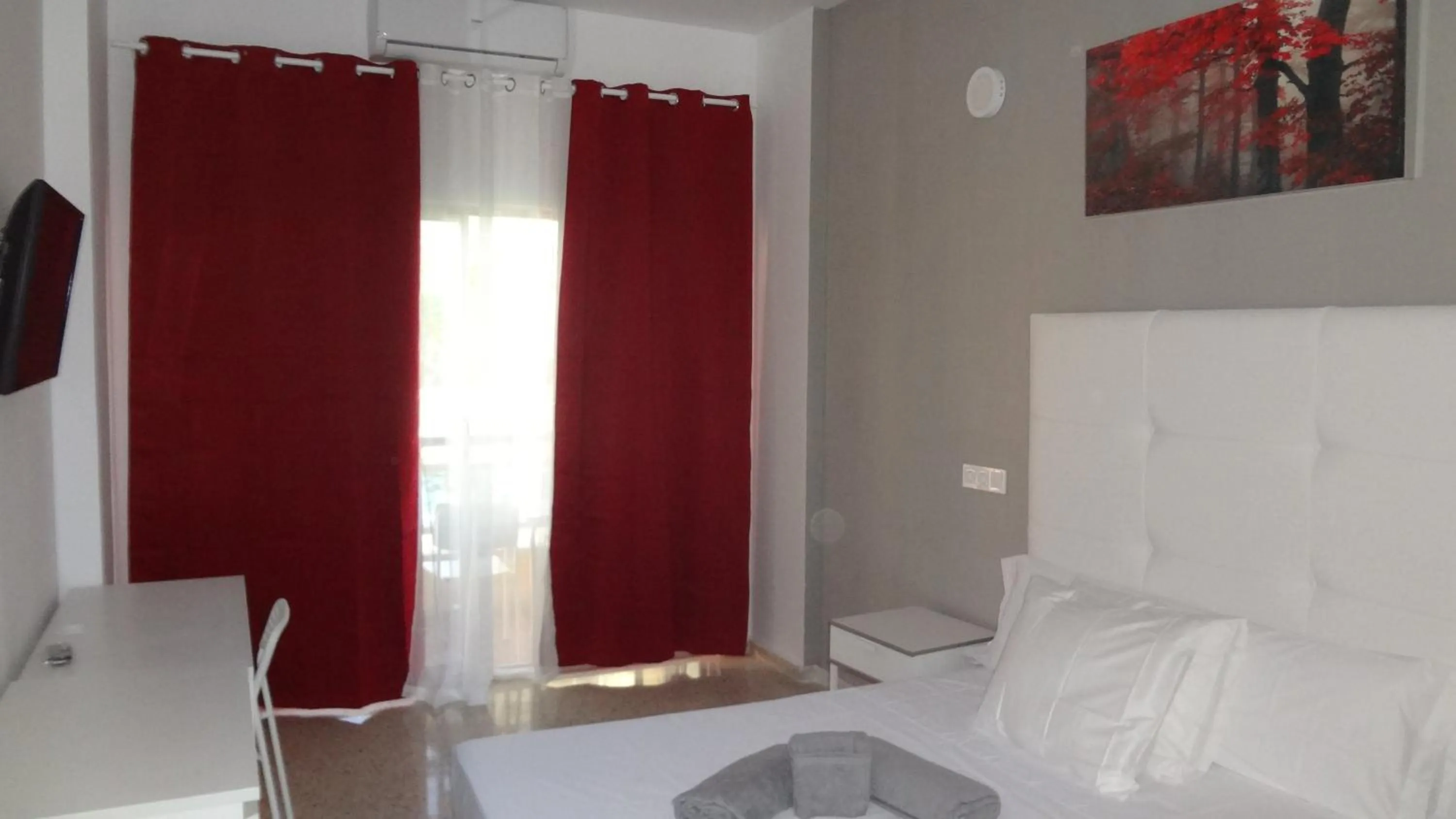 Property building, Bed in Hotel Carlos I