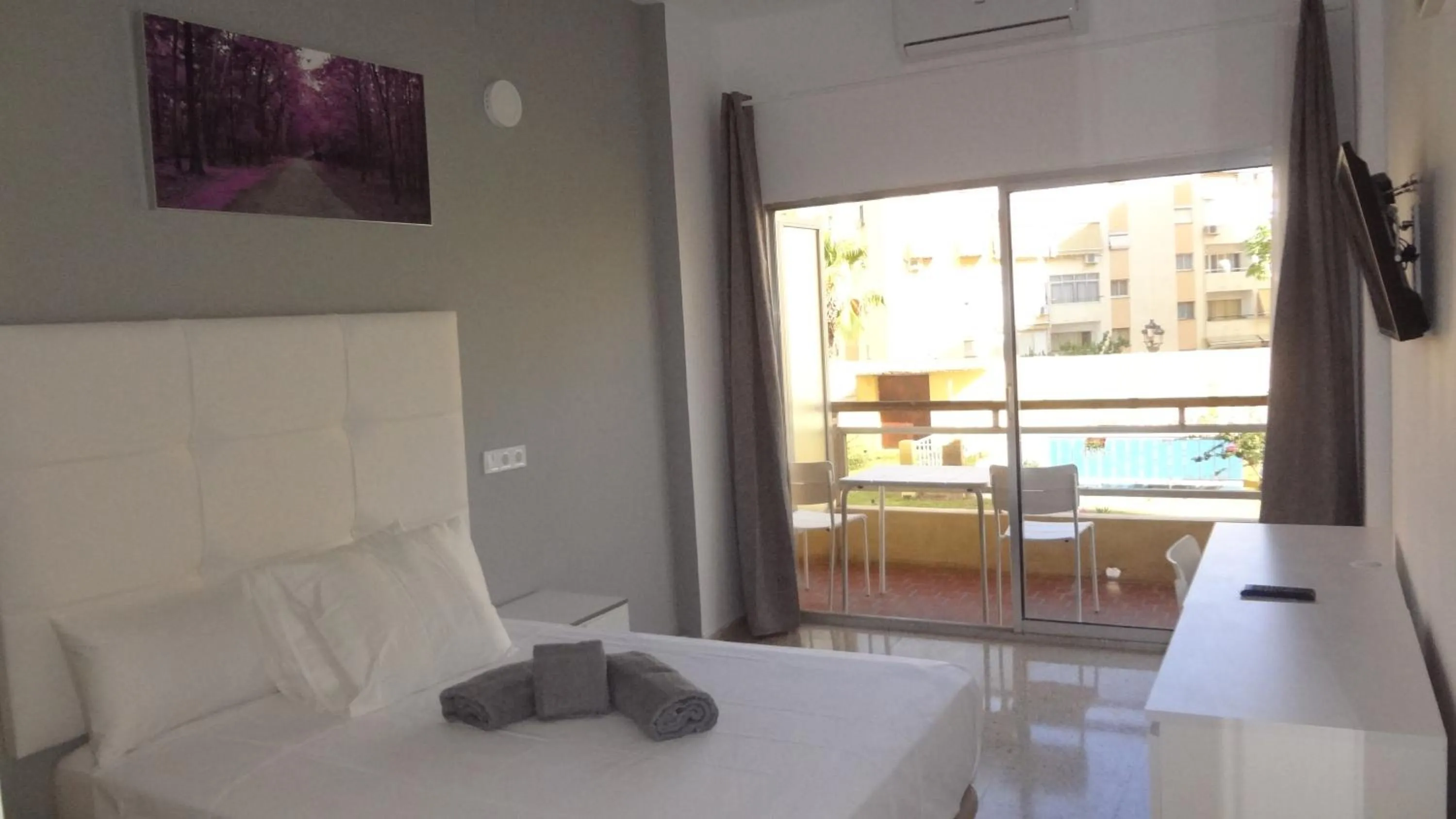 Property building, Bed in Hotel Carlos I