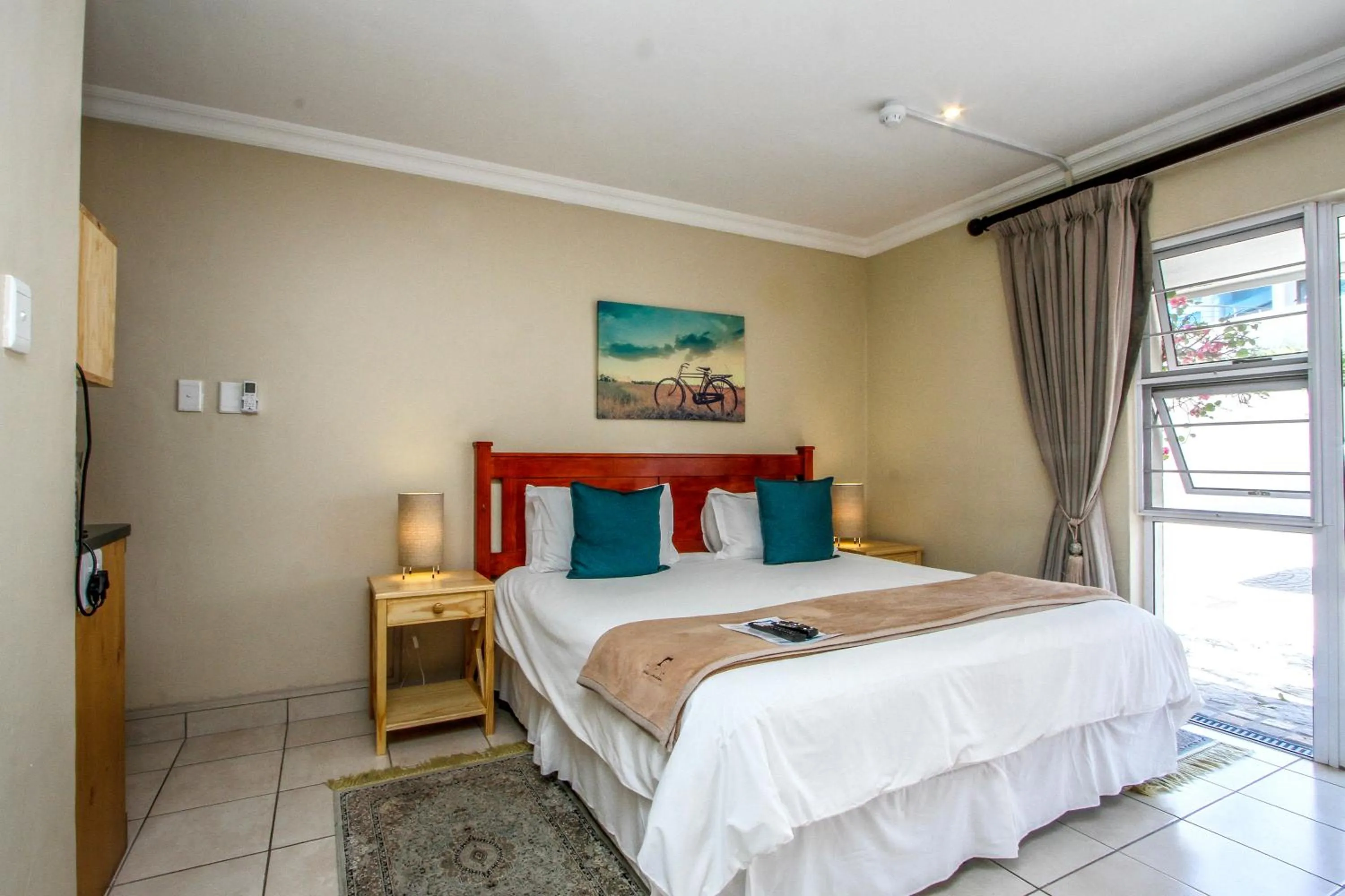 Bed in The Sandringham Bed & Breakfast and Self-Catering