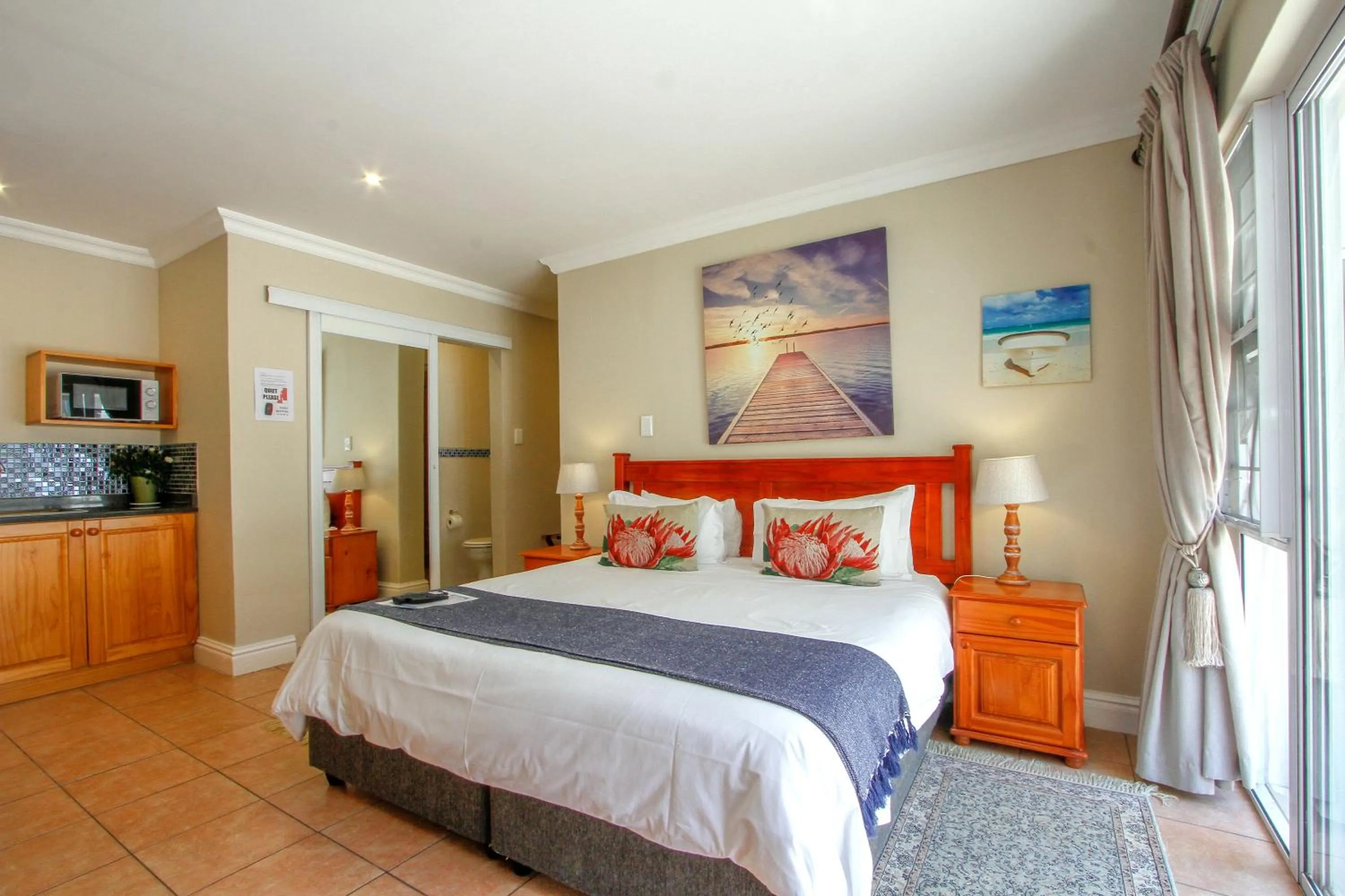 Photo of the whole room, Bed in The Sandringham Bed & Breakfast and Self-Catering