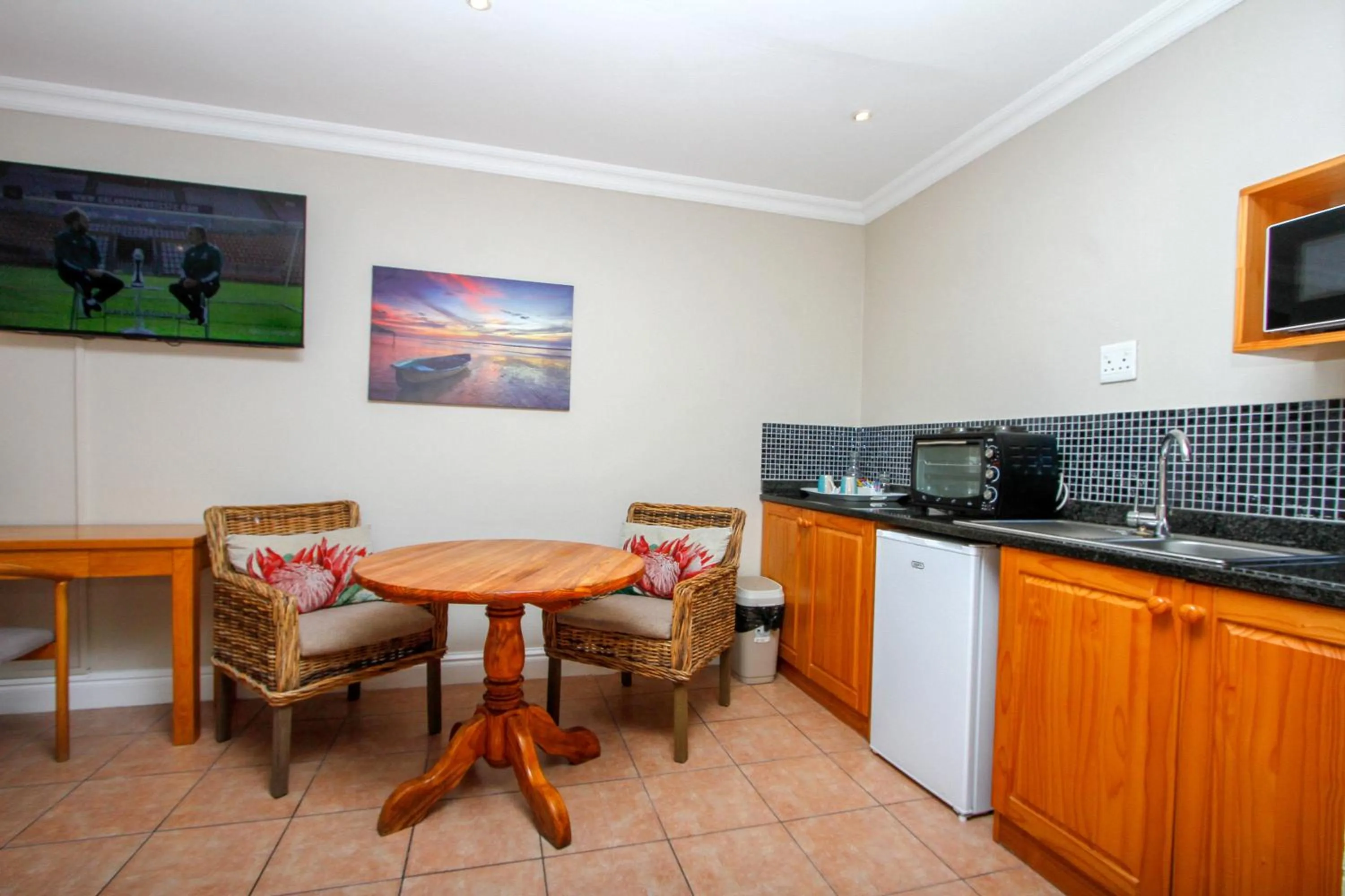 Kitchen or kitchenette in The Sandringham Bed & Breakfast and Self-Catering