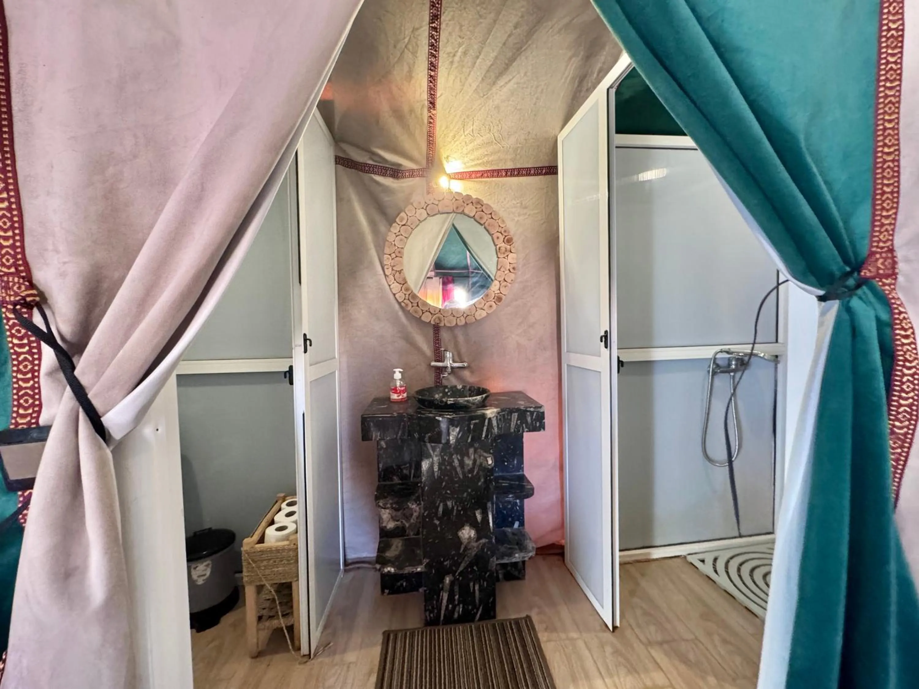 Merzouga Luxury Camp