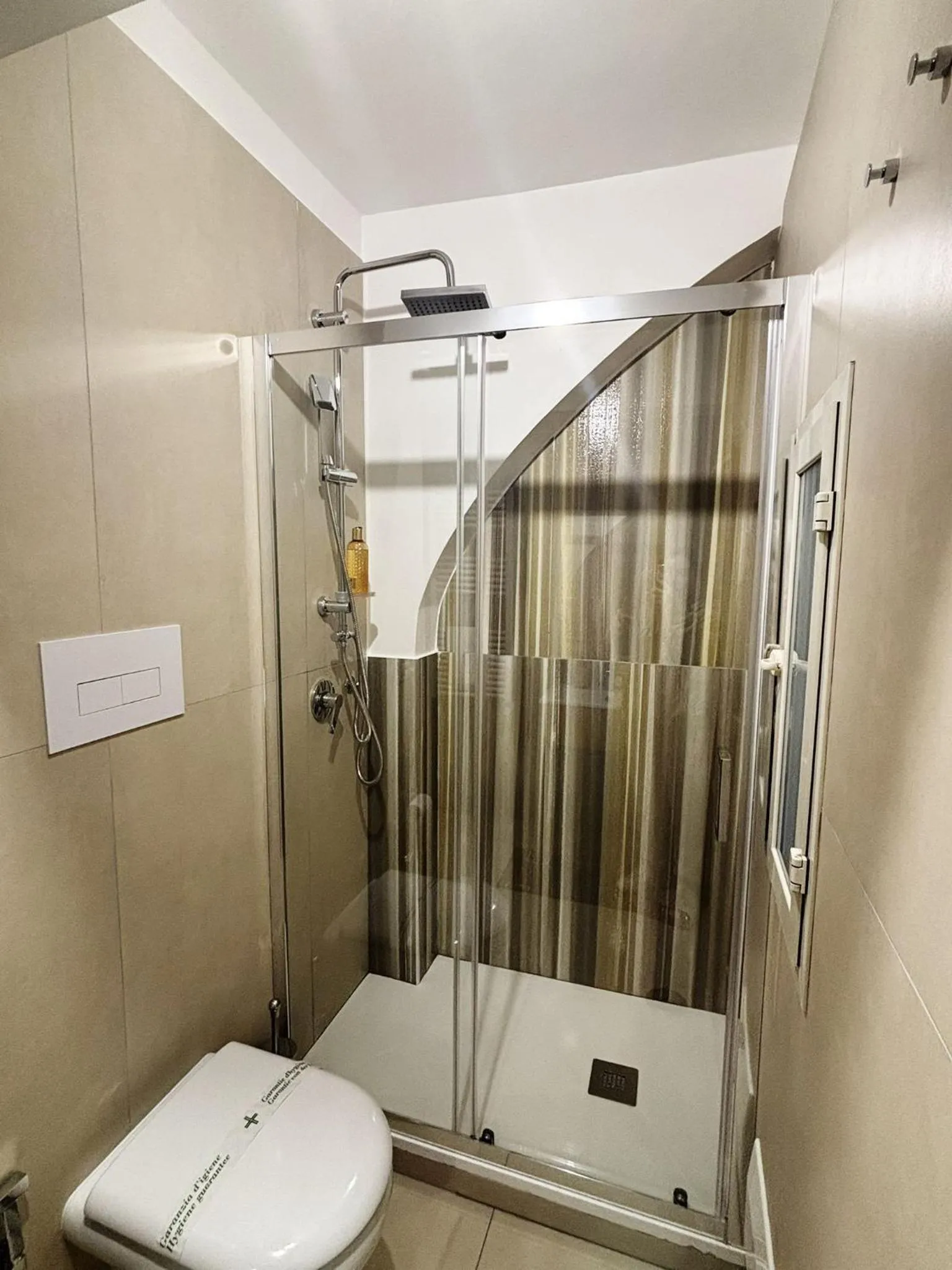 Shower in B&B Dei Mercanti