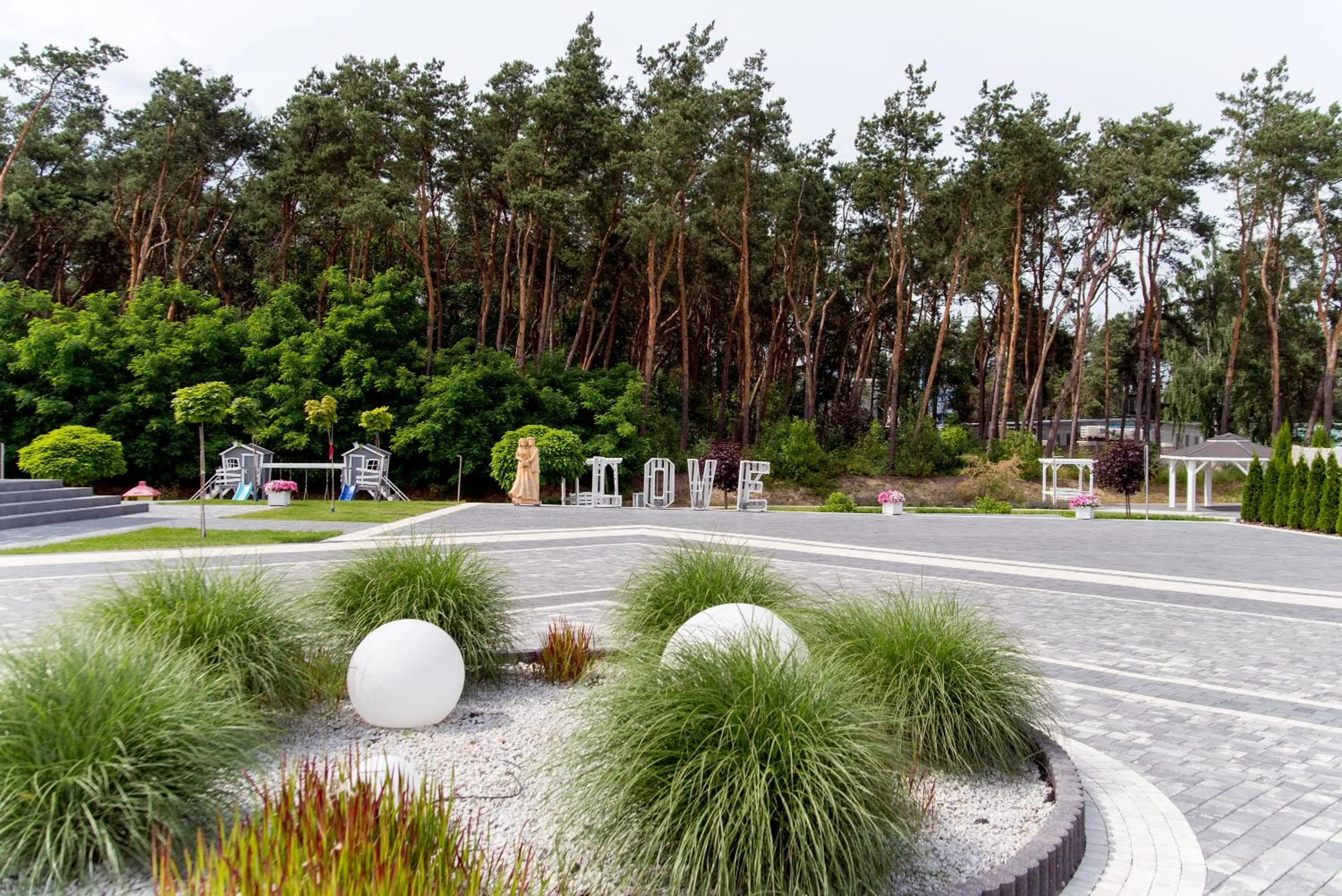 Garden in Zajazd Avangarda