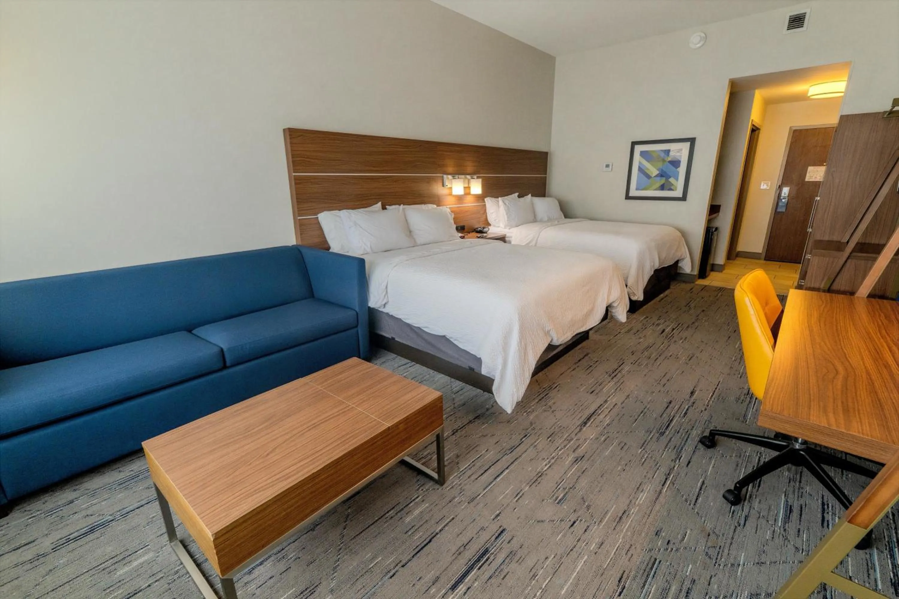 Photo of the whole room, Bed in Holiday Inn Express Jasper by IHG