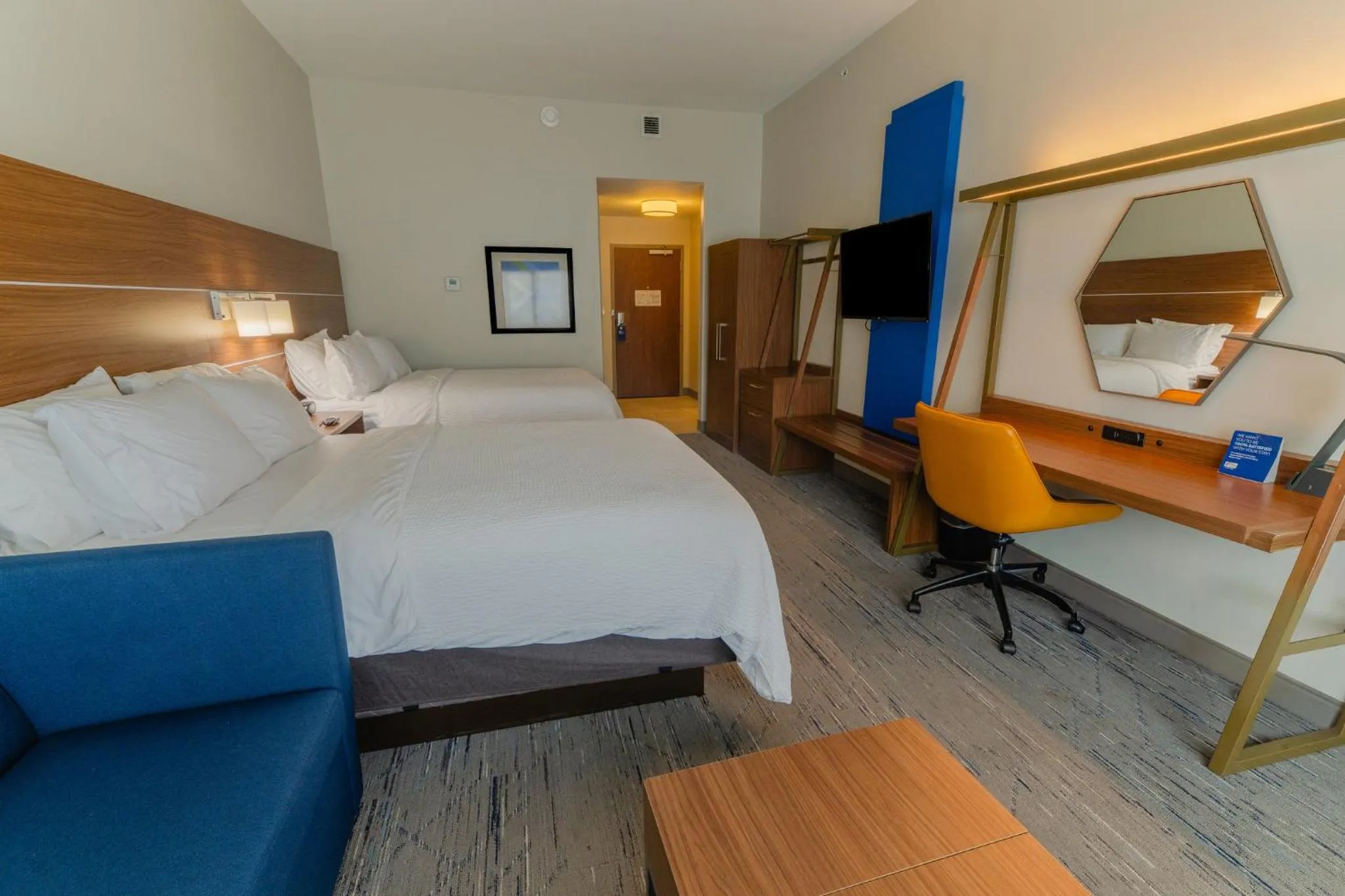 Photo of the whole room, Bed in Holiday Inn Express Jasper by IHG