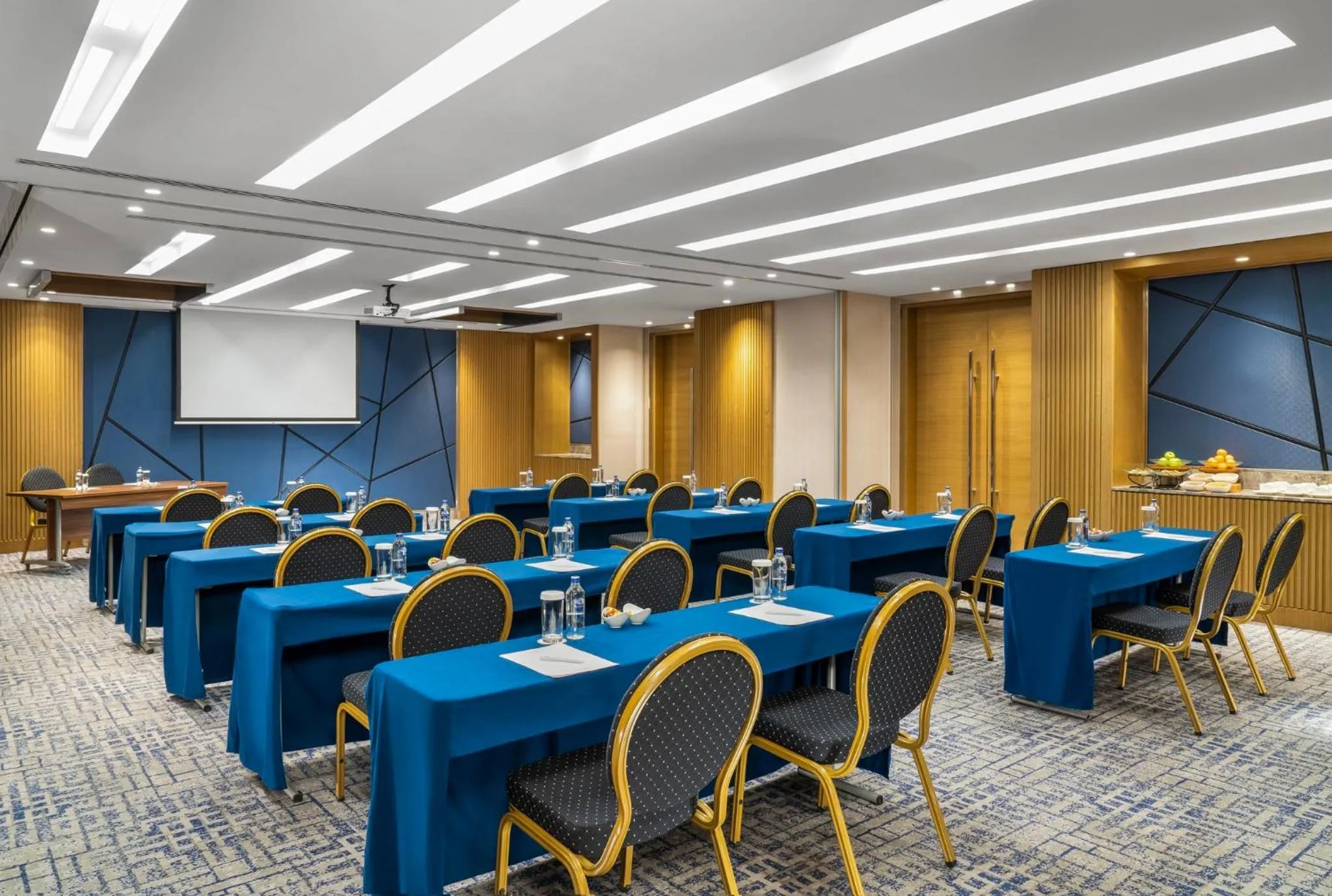 Meeting/conference room in Crowne Plaza Florya Istanbul by IHG