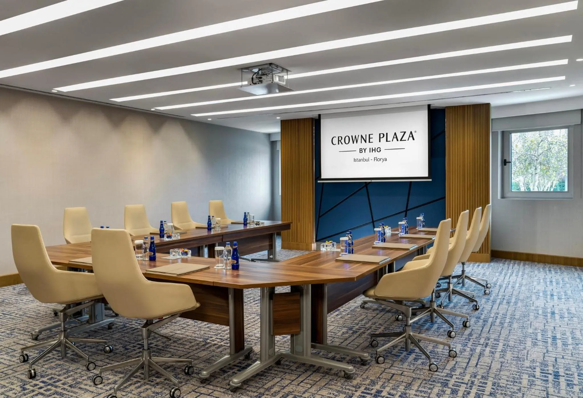 Meeting/conference room in Crowne Plaza Florya Istanbul by IHG