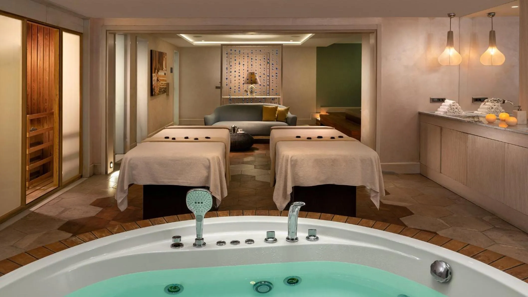 Spa and wellness centre/facilities, Bed in Crowne Plaza Florya Istanbul by IHG