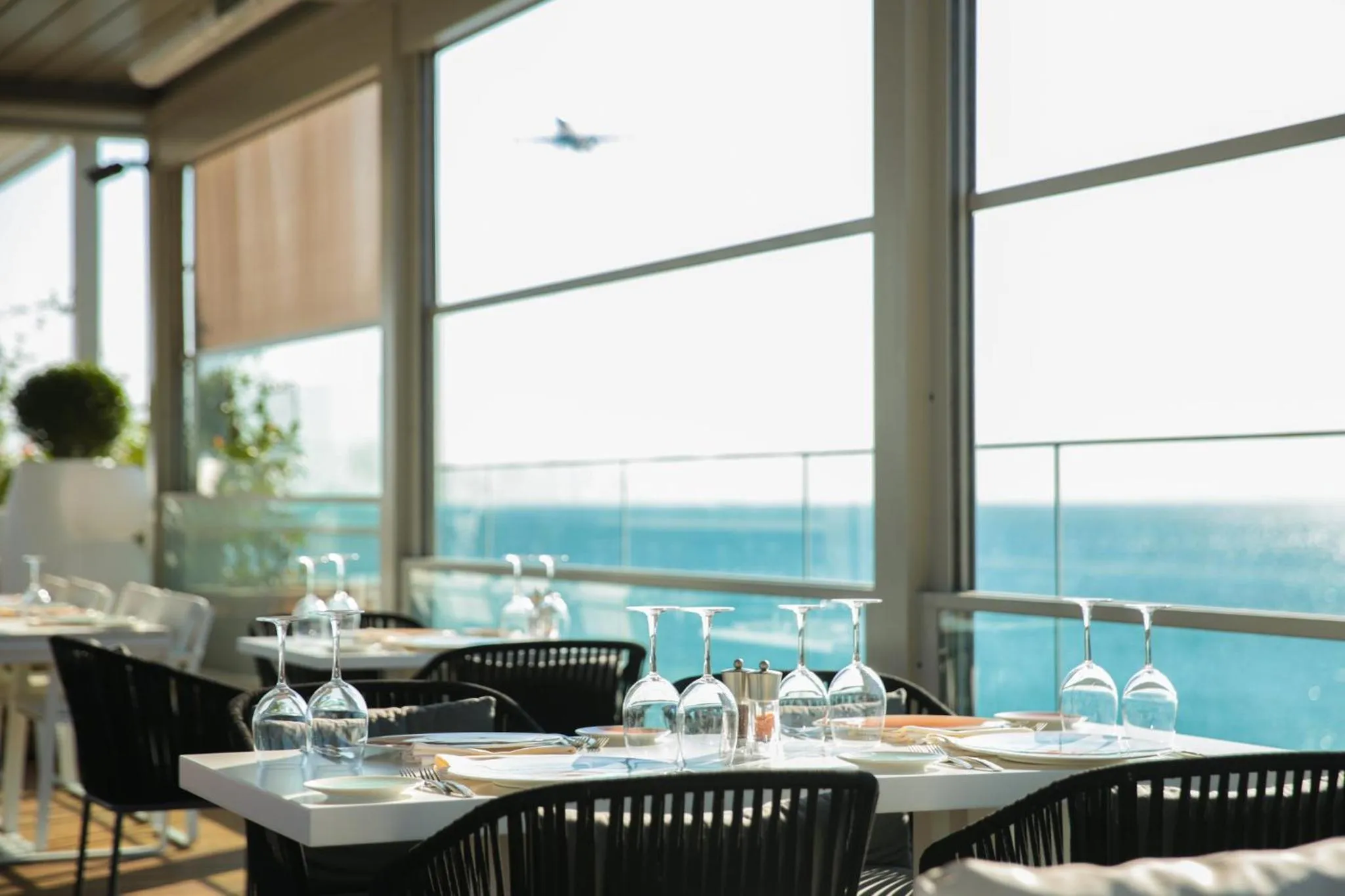 Restaurant/places to eat in Crowne Plaza Florya Istanbul by IHG