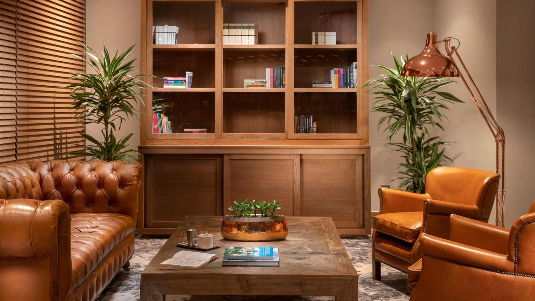 Lounge or bar in Crowne Plaza Florya Istanbul by IHG