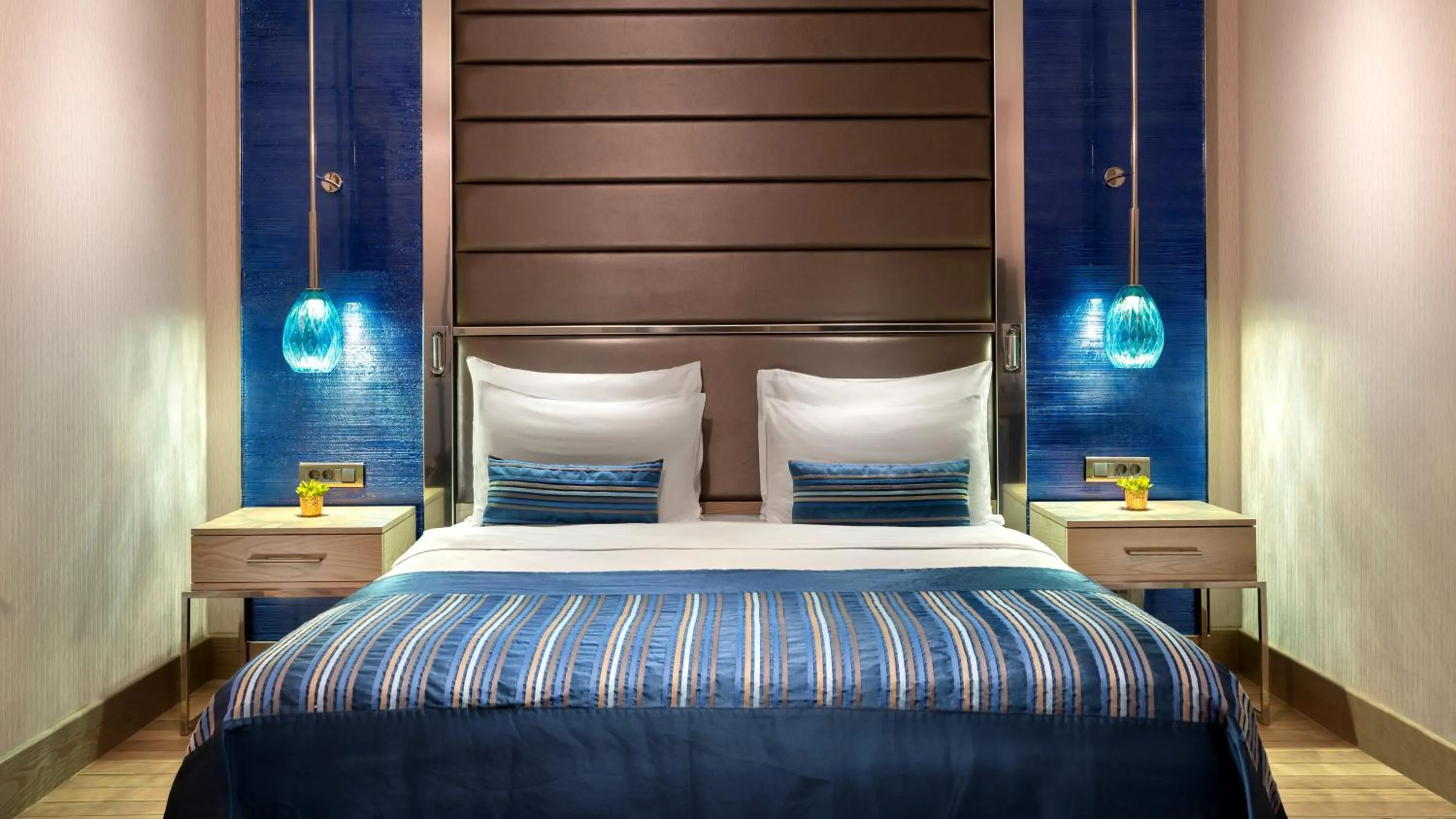 Photo of the whole room, Bed in Crowne Plaza Florya Istanbul by IHG