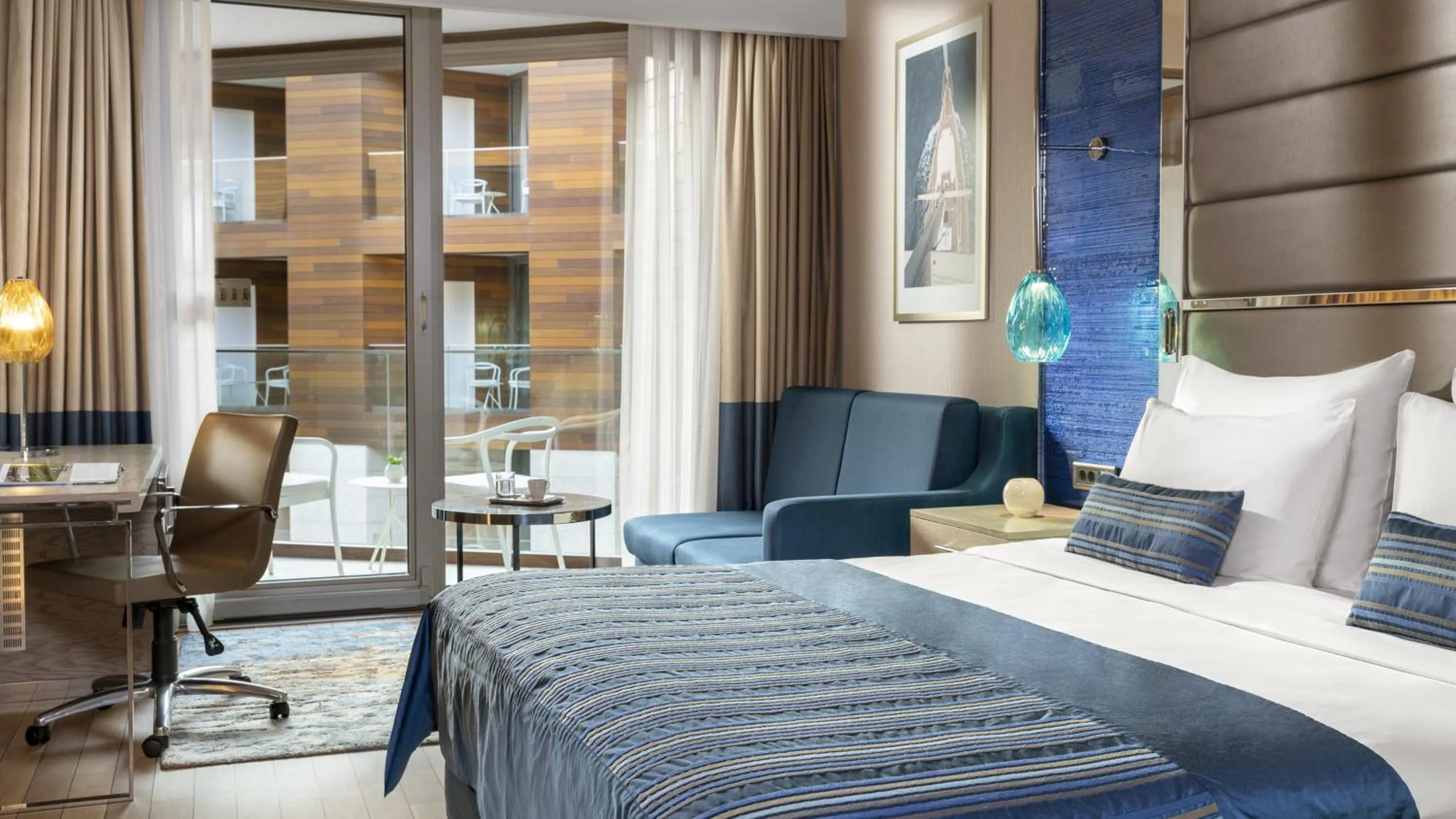 Photo of the whole room, Bed in Crowne Plaza Florya Istanbul by IHG