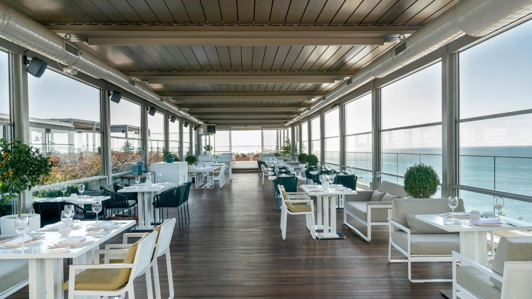 Restaurant/places to eat in Crowne Plaza Florya Istanbul by IHG