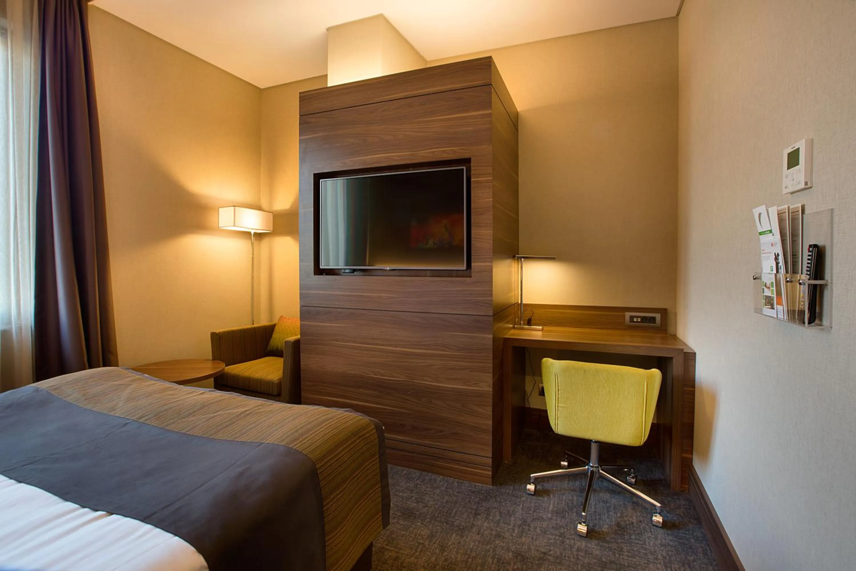 Bed in Holiday Inn Istanbul - Kadikoy by IHG