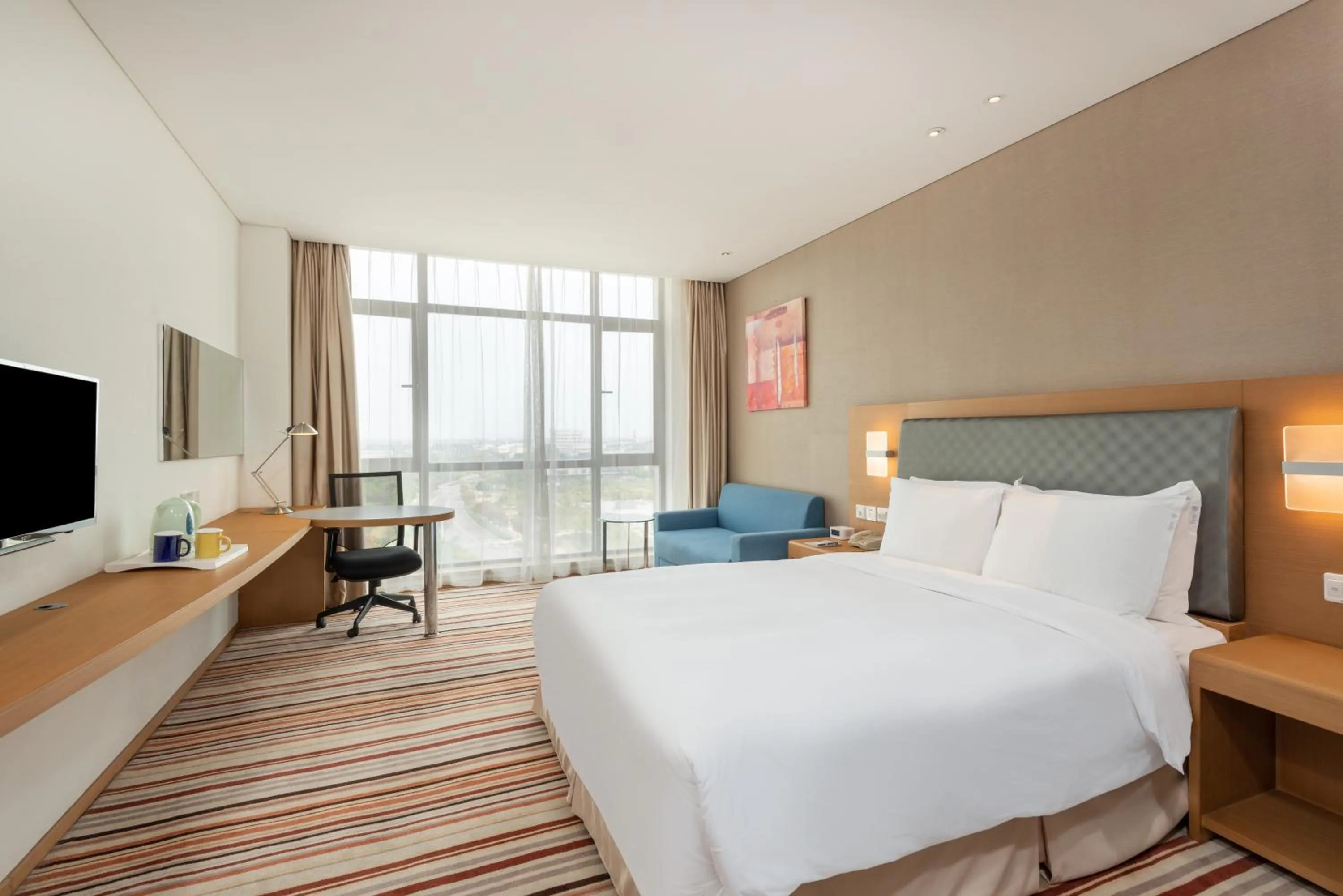 Property building, Bed in Holiday Inn Express Shanghai Jiading Industry Park by IHG