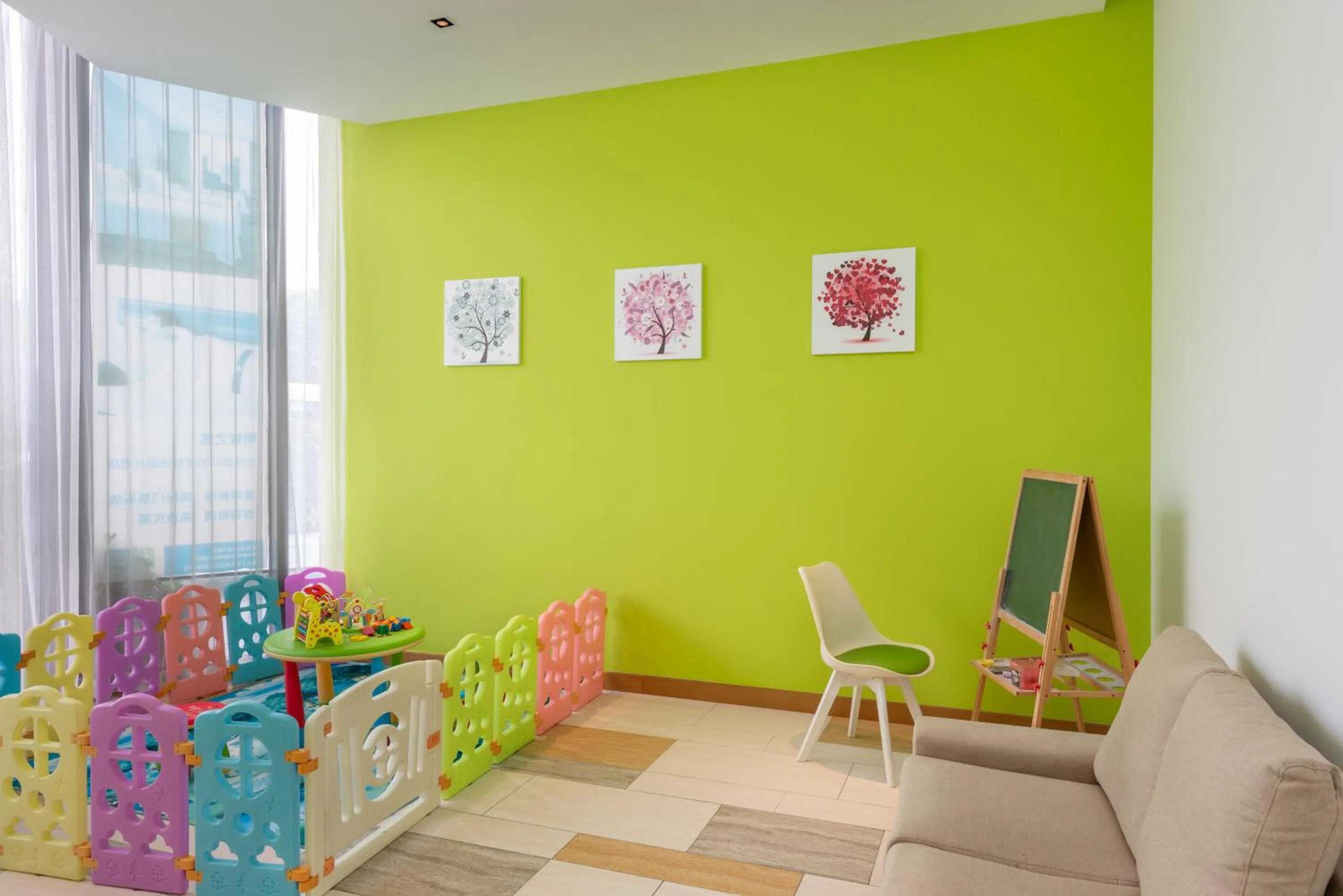 Area and facilities in Holiday Inn Express Shanghai Jiading Industry Park by IHG