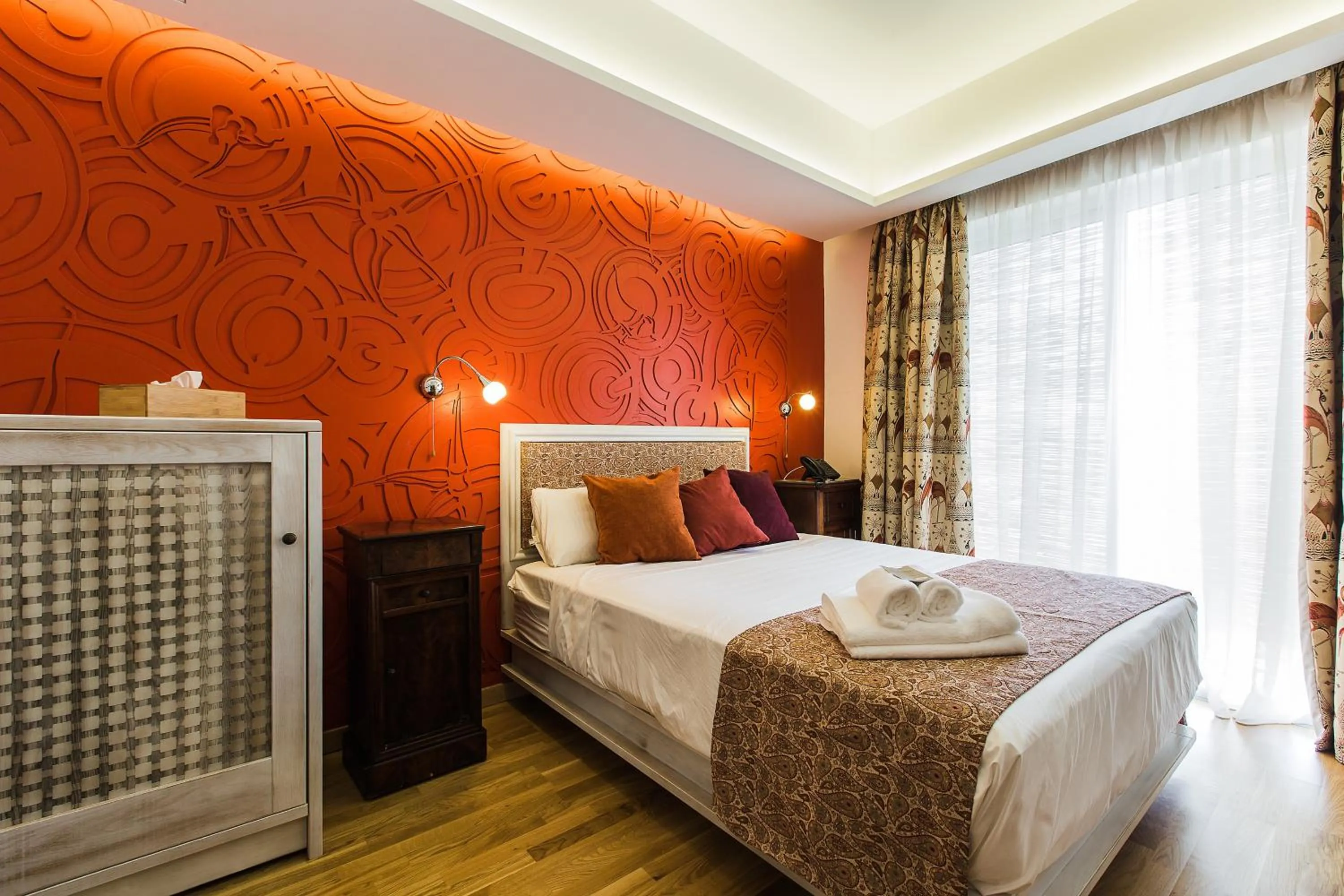 Photo of the whole room, Bed in Murella Living