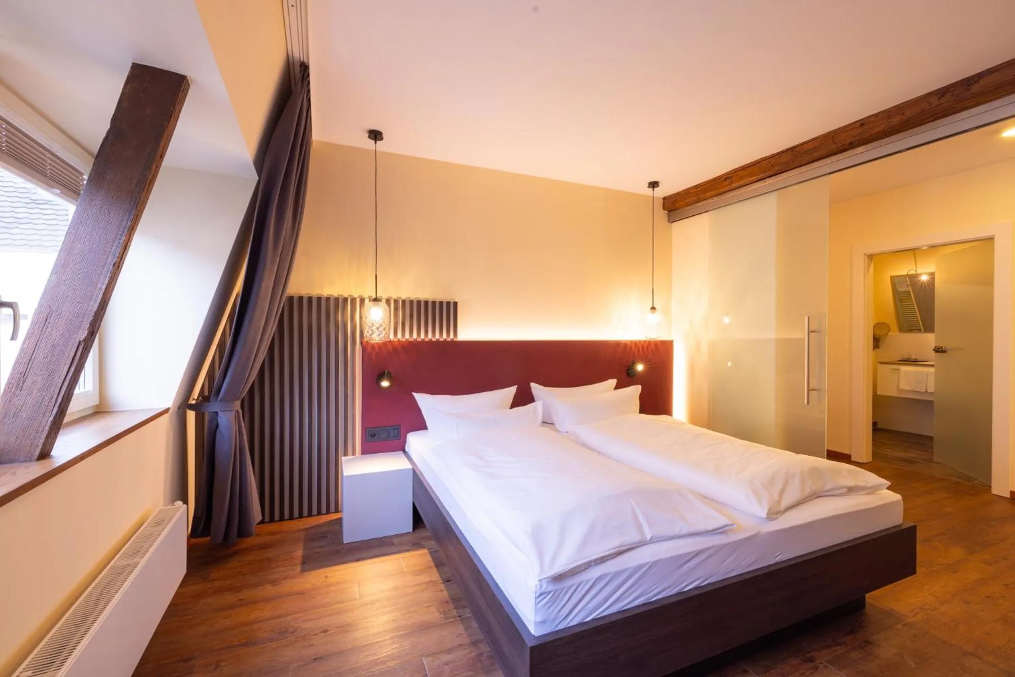 Photo of the whole room, Bed in Altstadthof Freinsheim