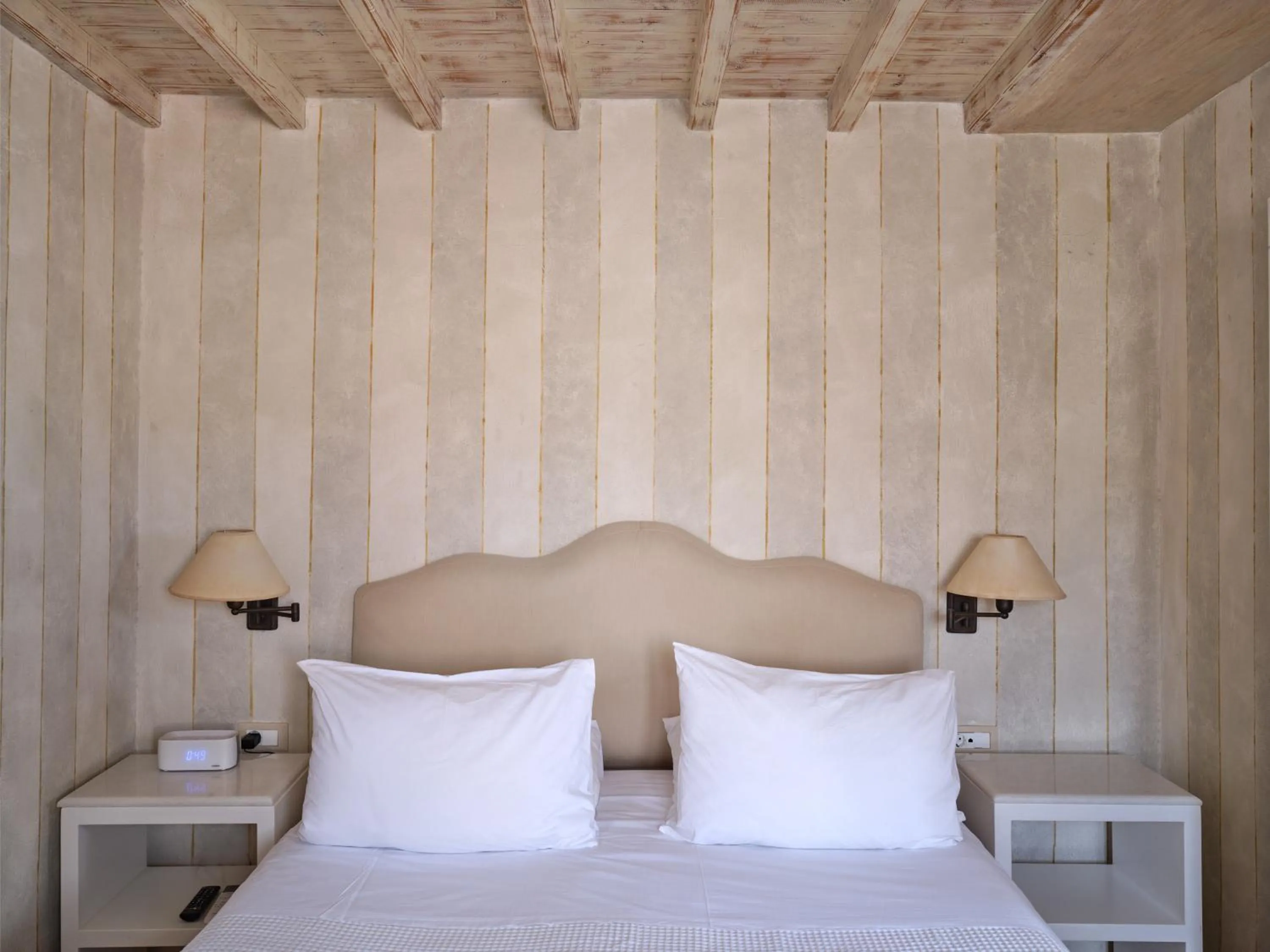 Bed in La Maison Kalogera