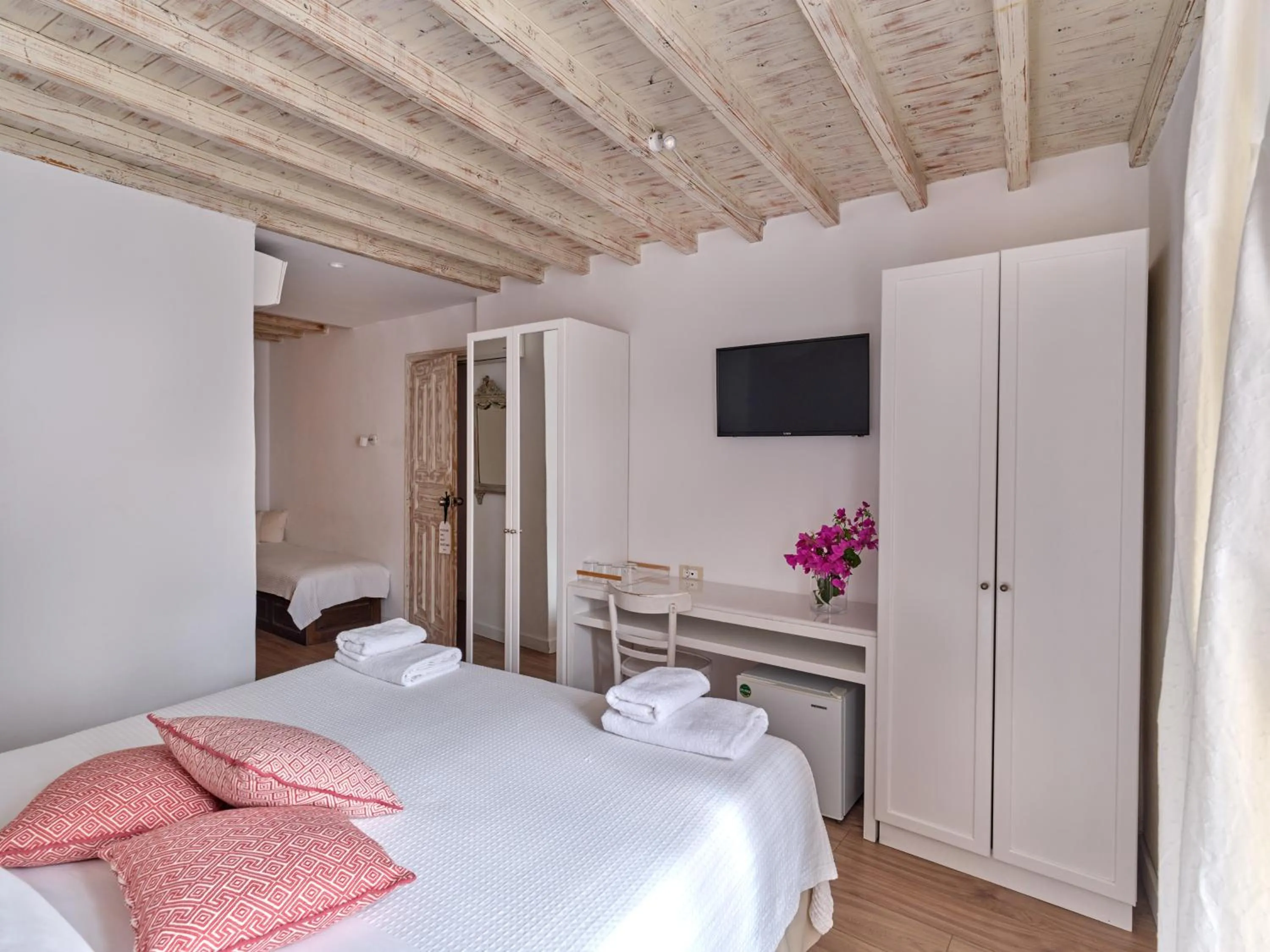 Bed in La Maison Kalogera