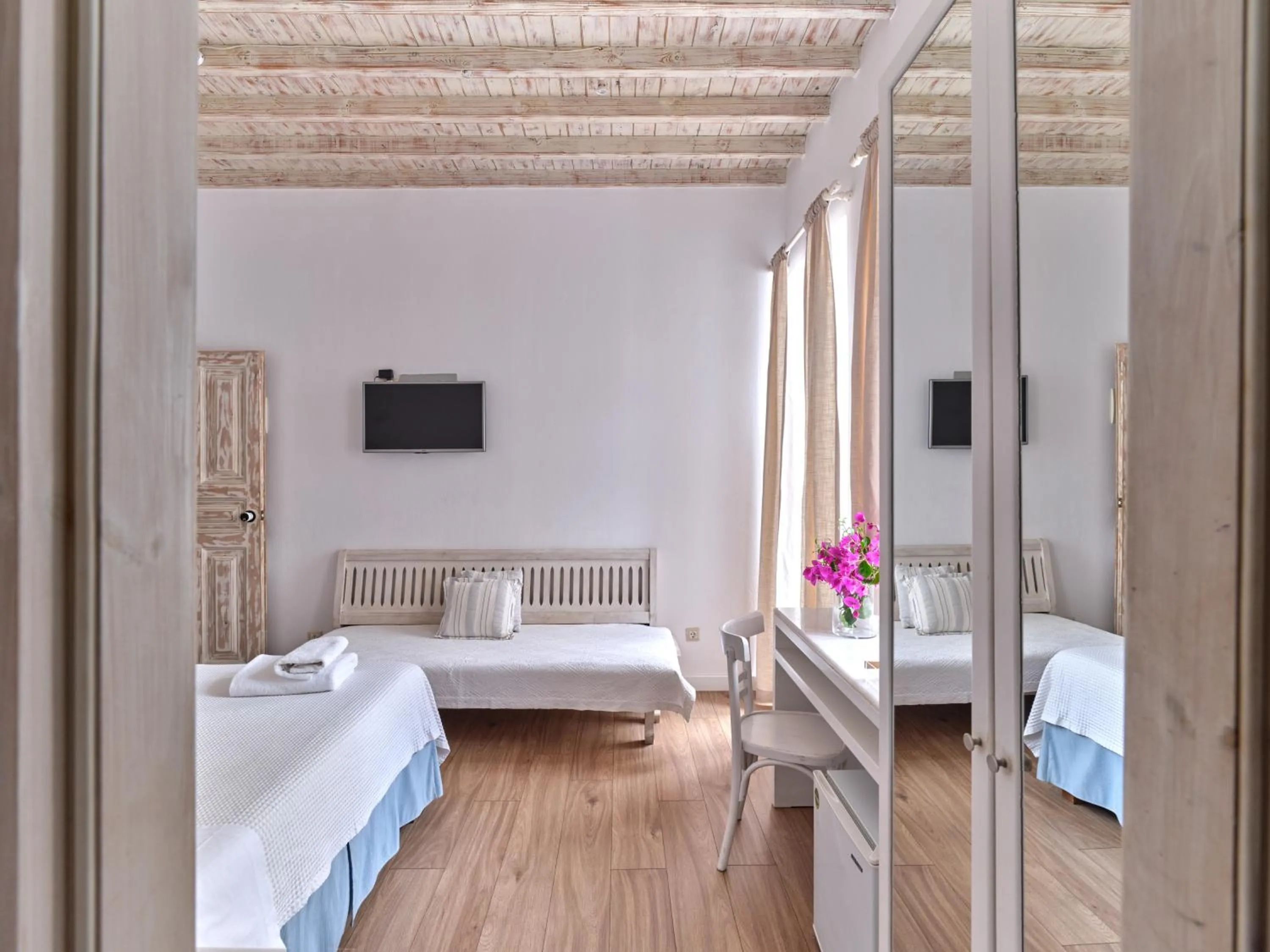 Bed in La Maison Kalogera