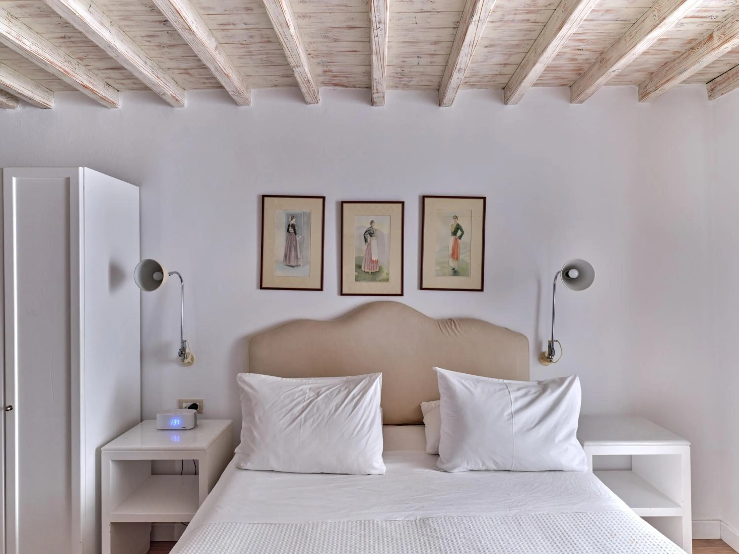 Bed in La Maison Kalogera