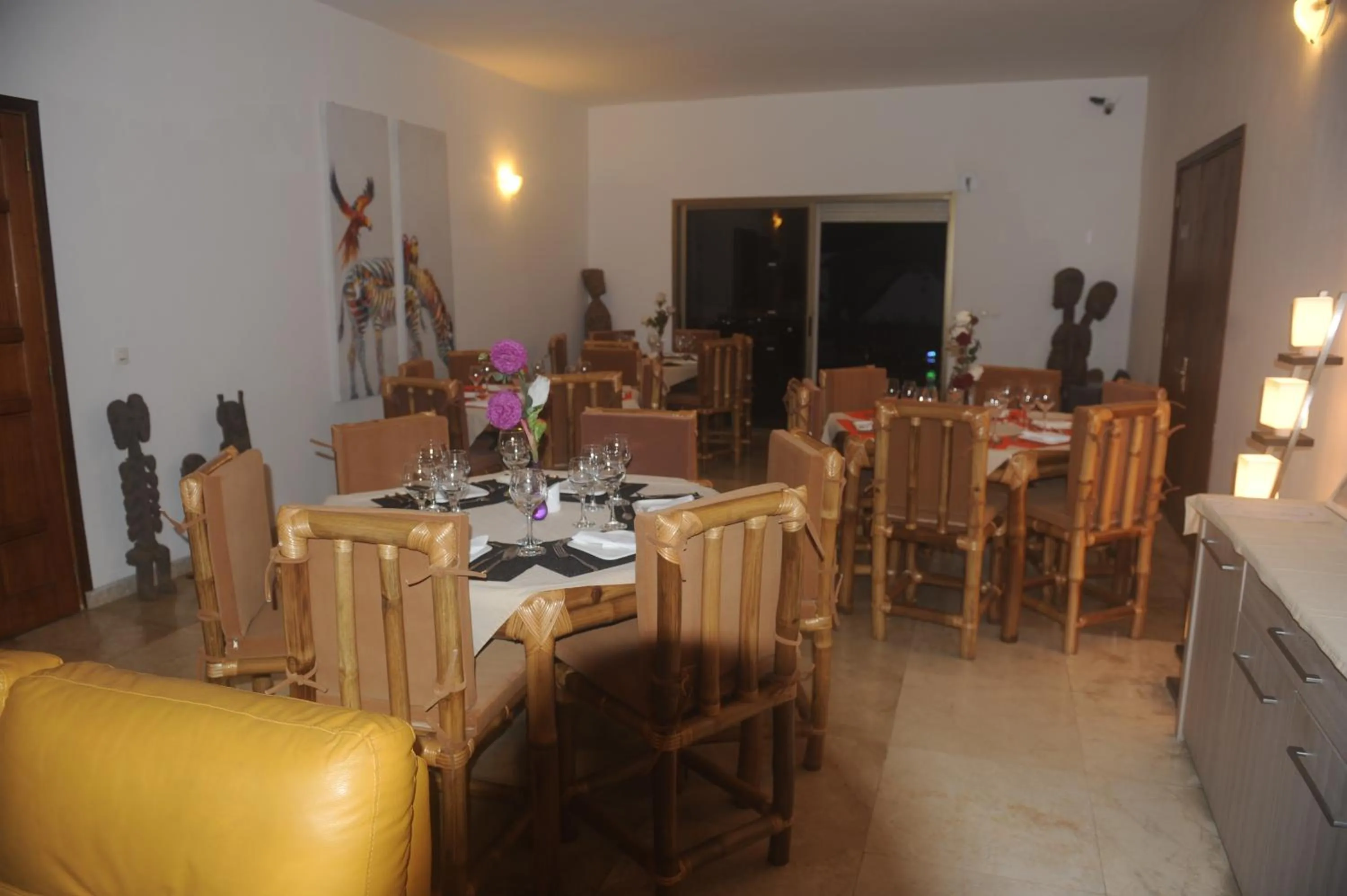 Restaurant/places to eat in Residence Helios