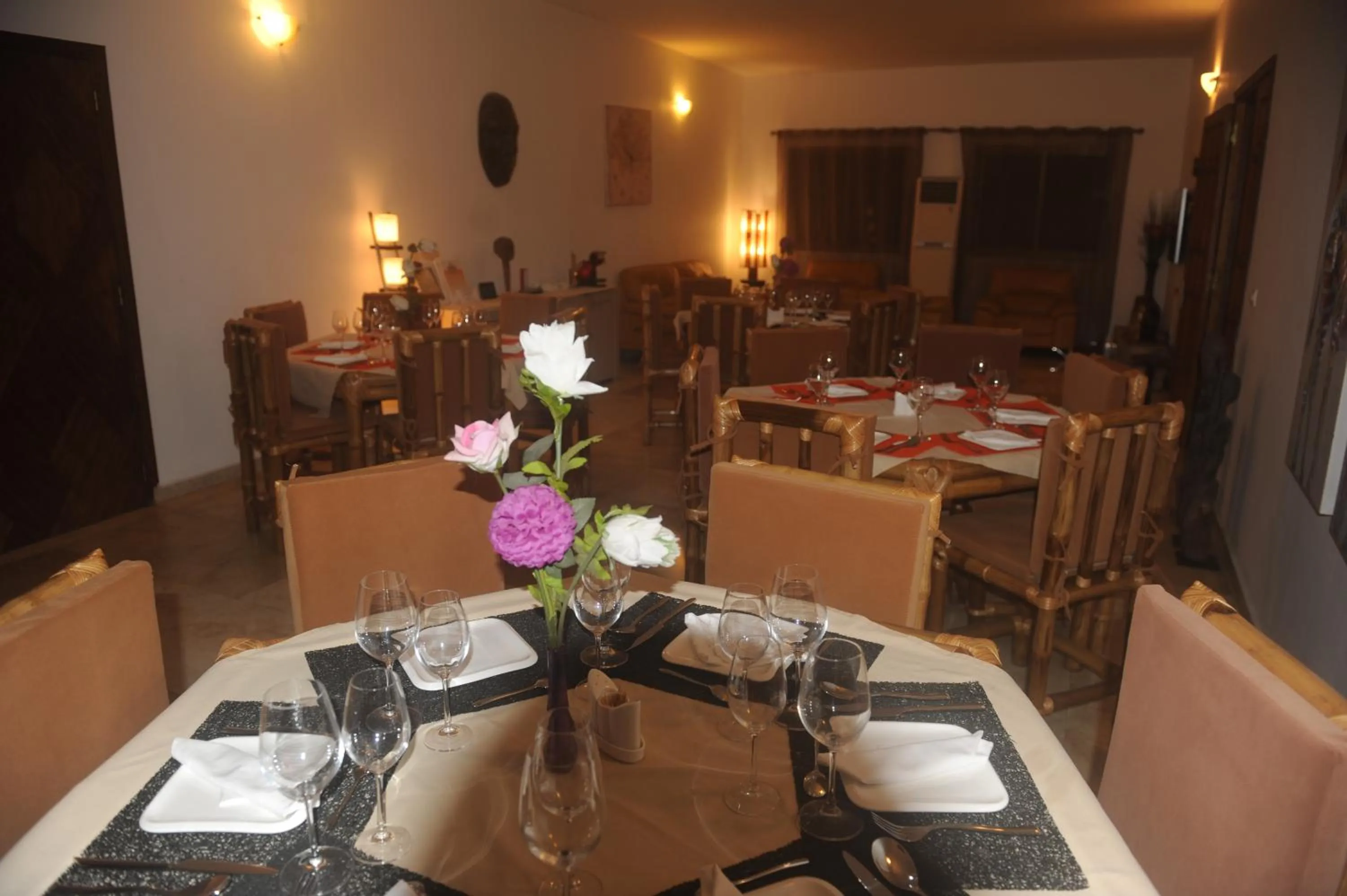 Restaurant/places to eat in Residence Helios