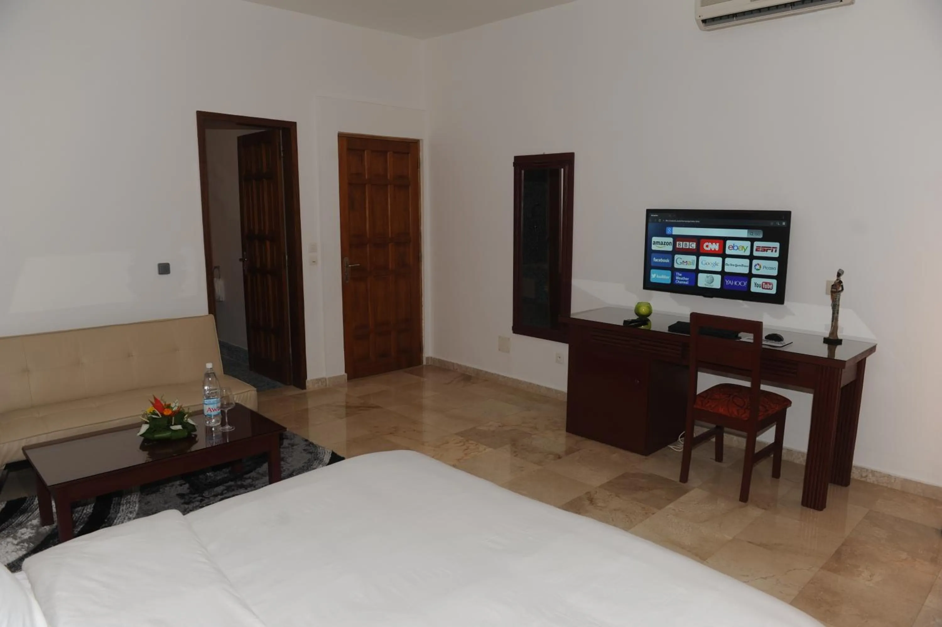 Seating area, Bed in Residence Helios