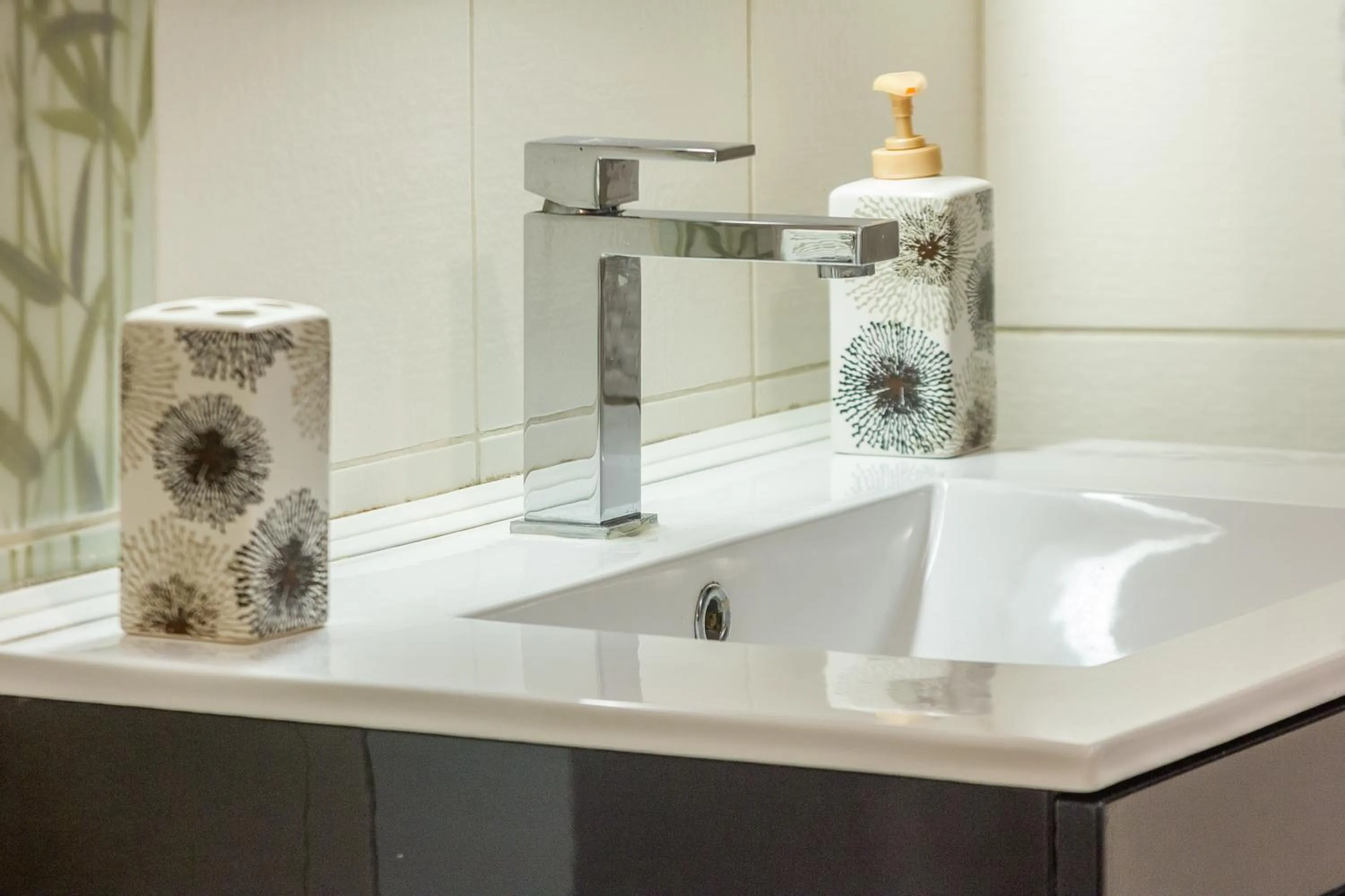 Day in City Apartment Trifoiului