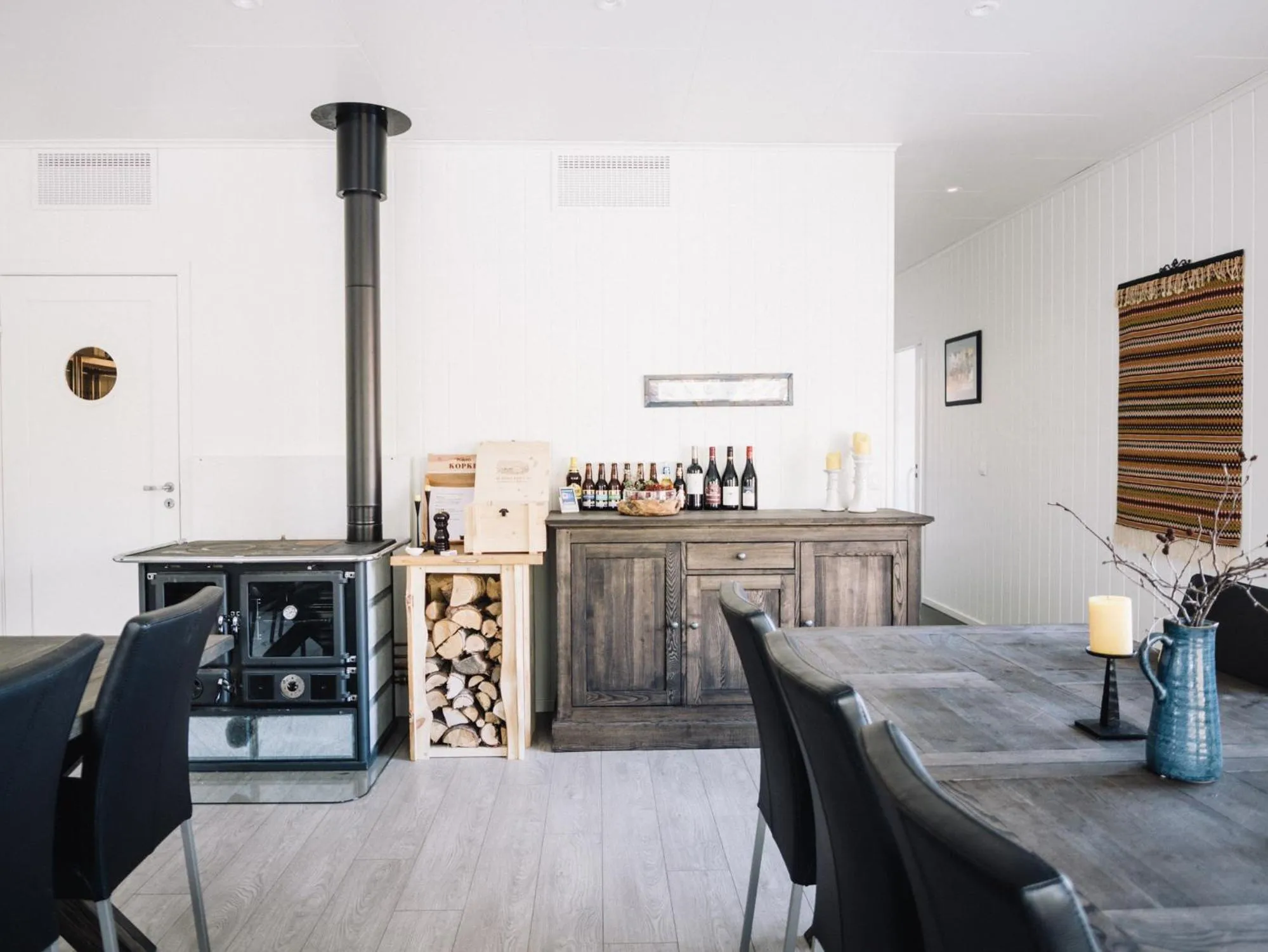 Restaurant/places to eat in Trasti & Trine Boutique Hotel