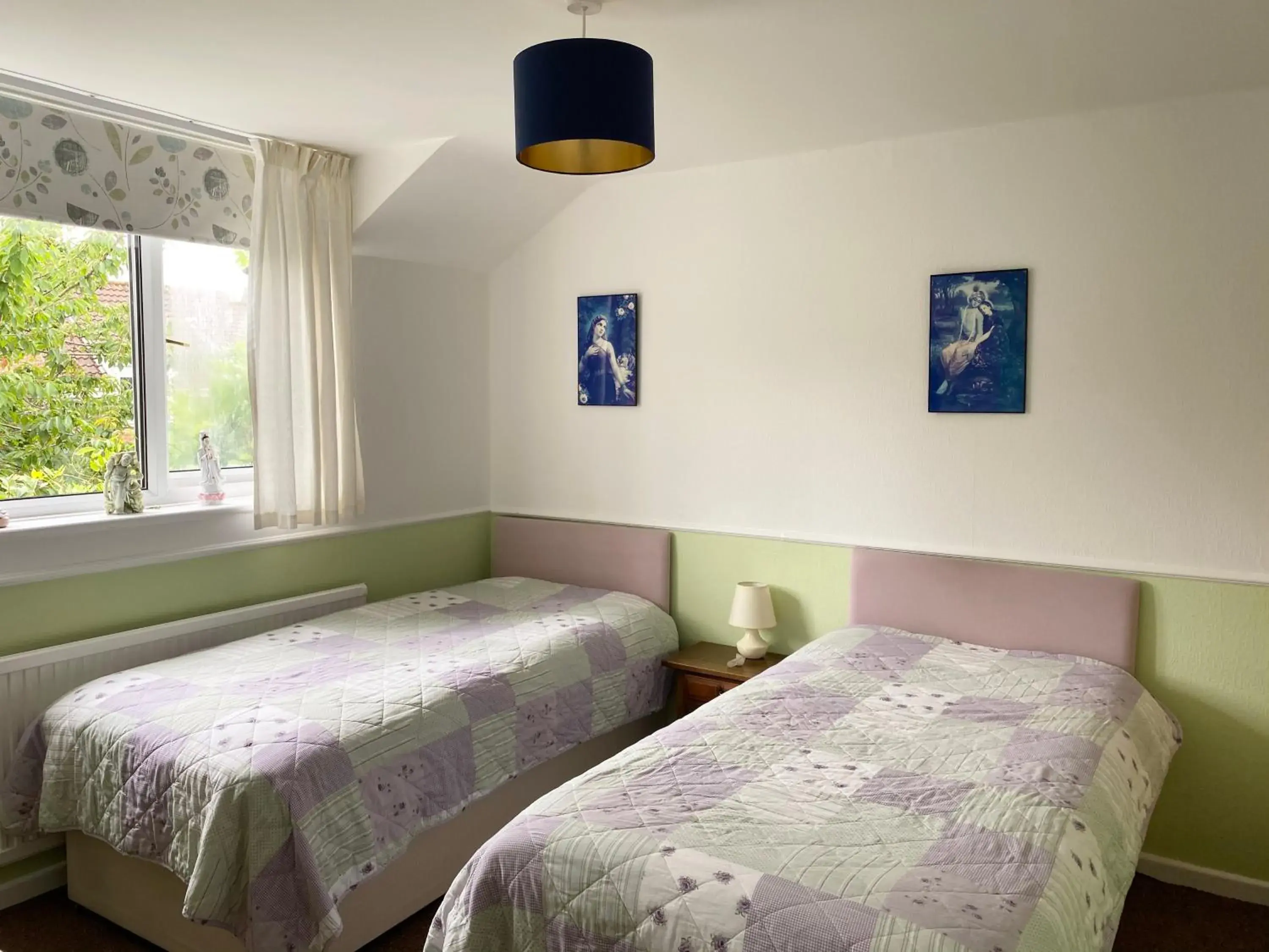 Standard Twin Room with Shared Bathroom in Camelot Retreat - Tor View Standard Twin Room with Shared Bathroom in Camelot Retreat - Tor View