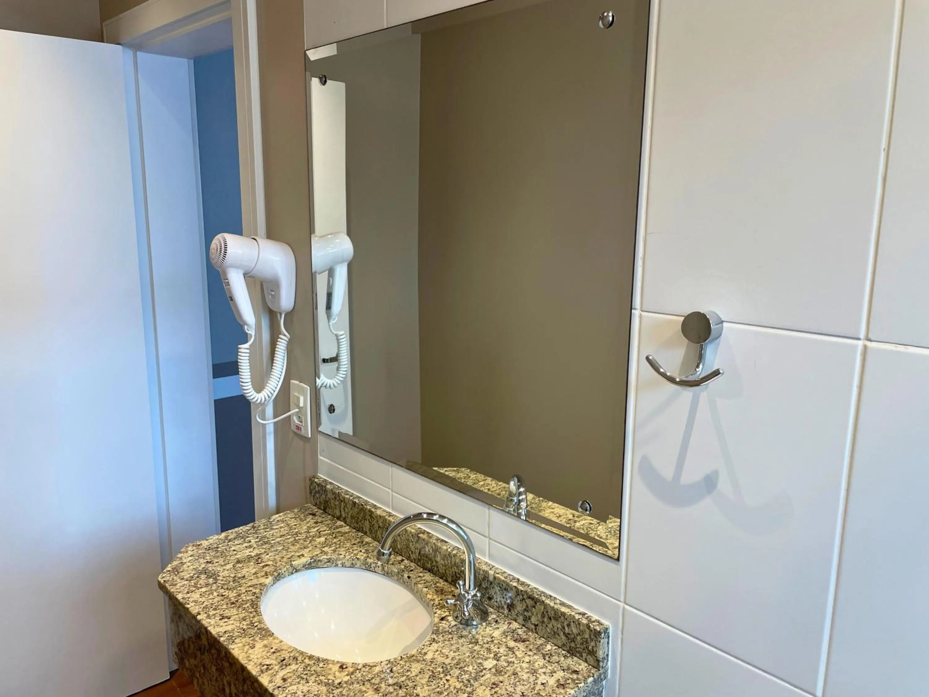 Bathroom in Hotel Nelo