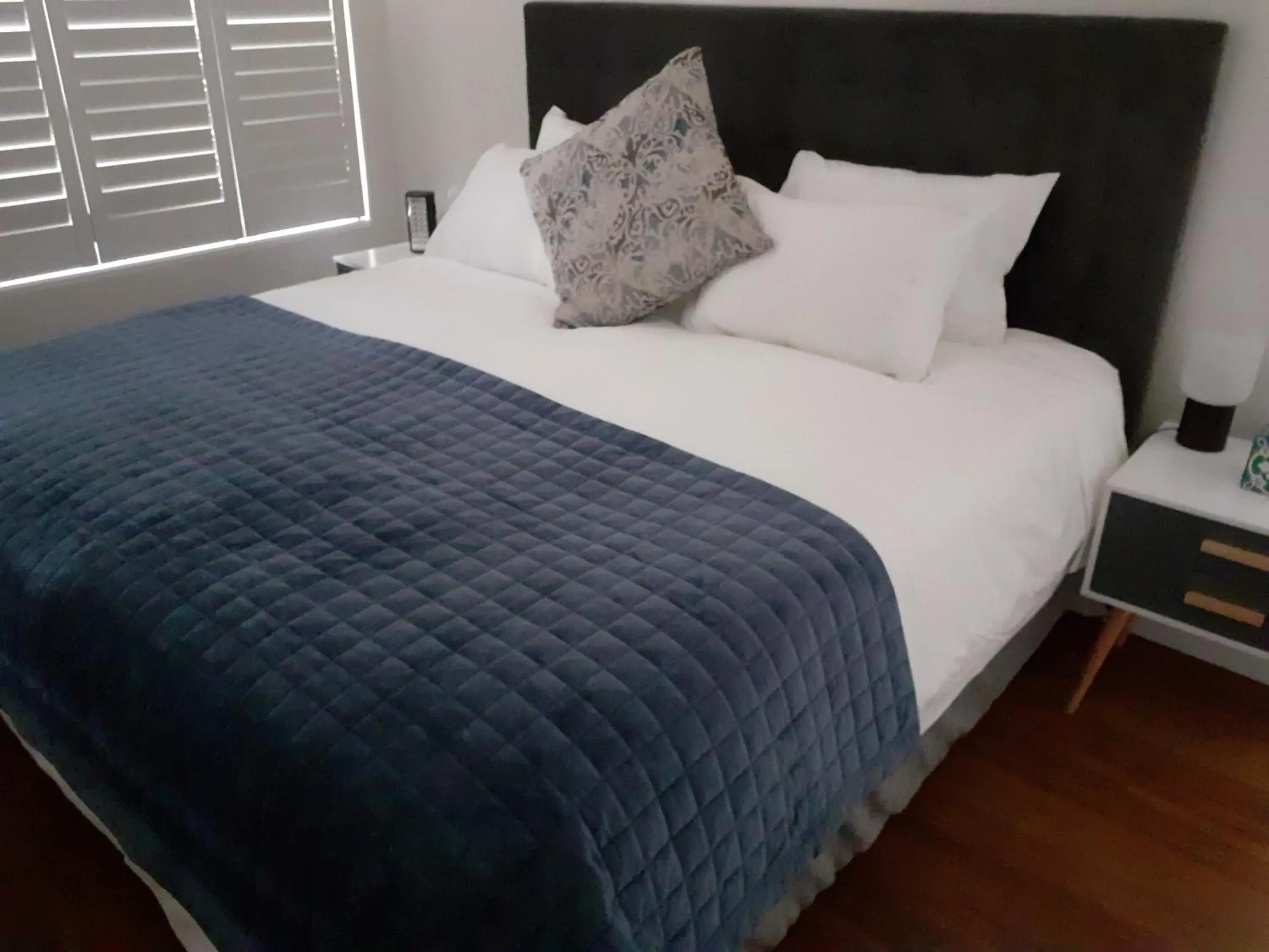 Standard Queen Room - single occupancy in Just Joey Lodge Standard Queen Room - single occupancy in Just Joey Lodge