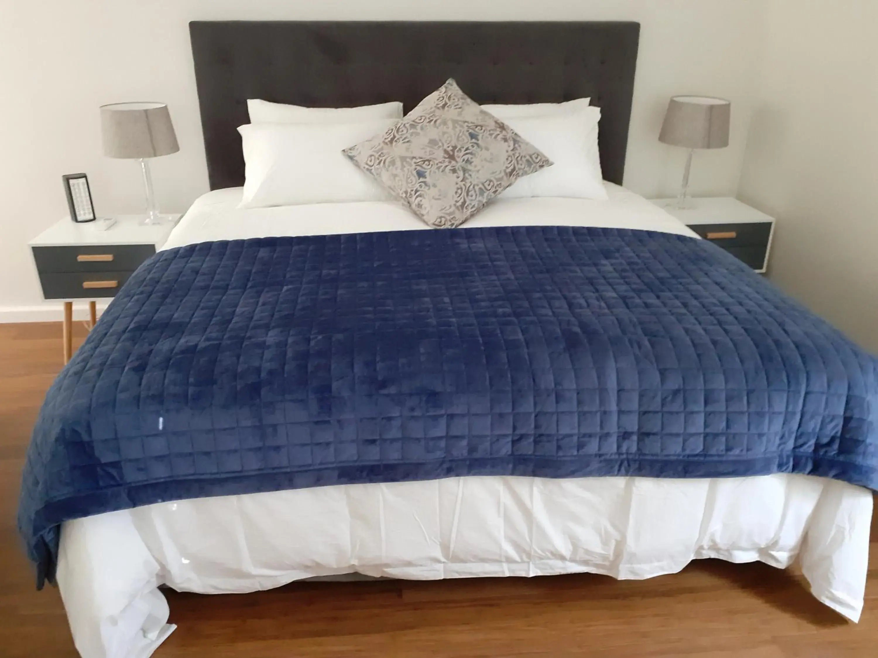 Premium King Room - single occupancy in Just Joey Lodge Premium King Room - single occupancy in Just Joey Lodge