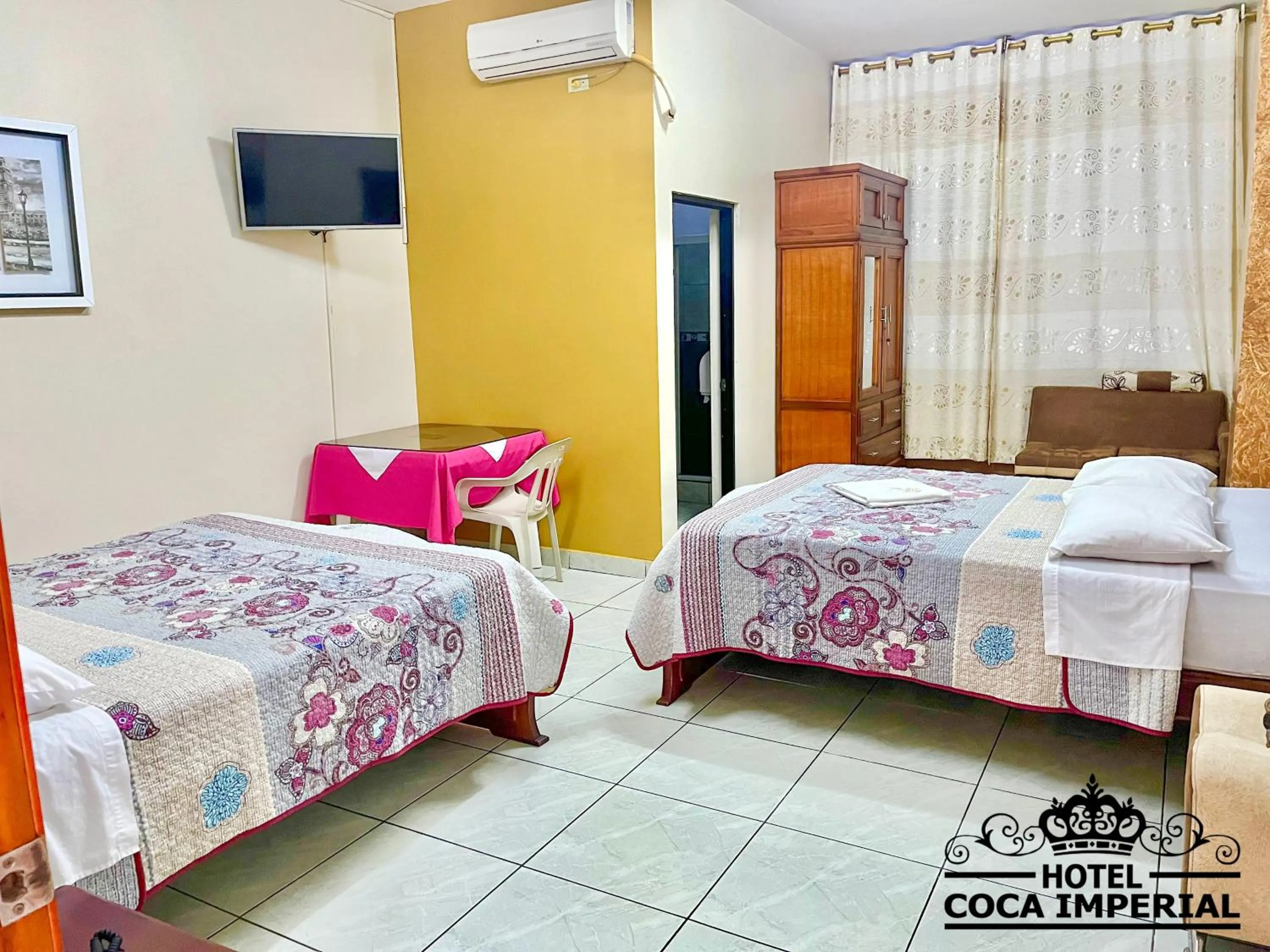 TV and multimedia, Bed in Hotel Coca Imperial