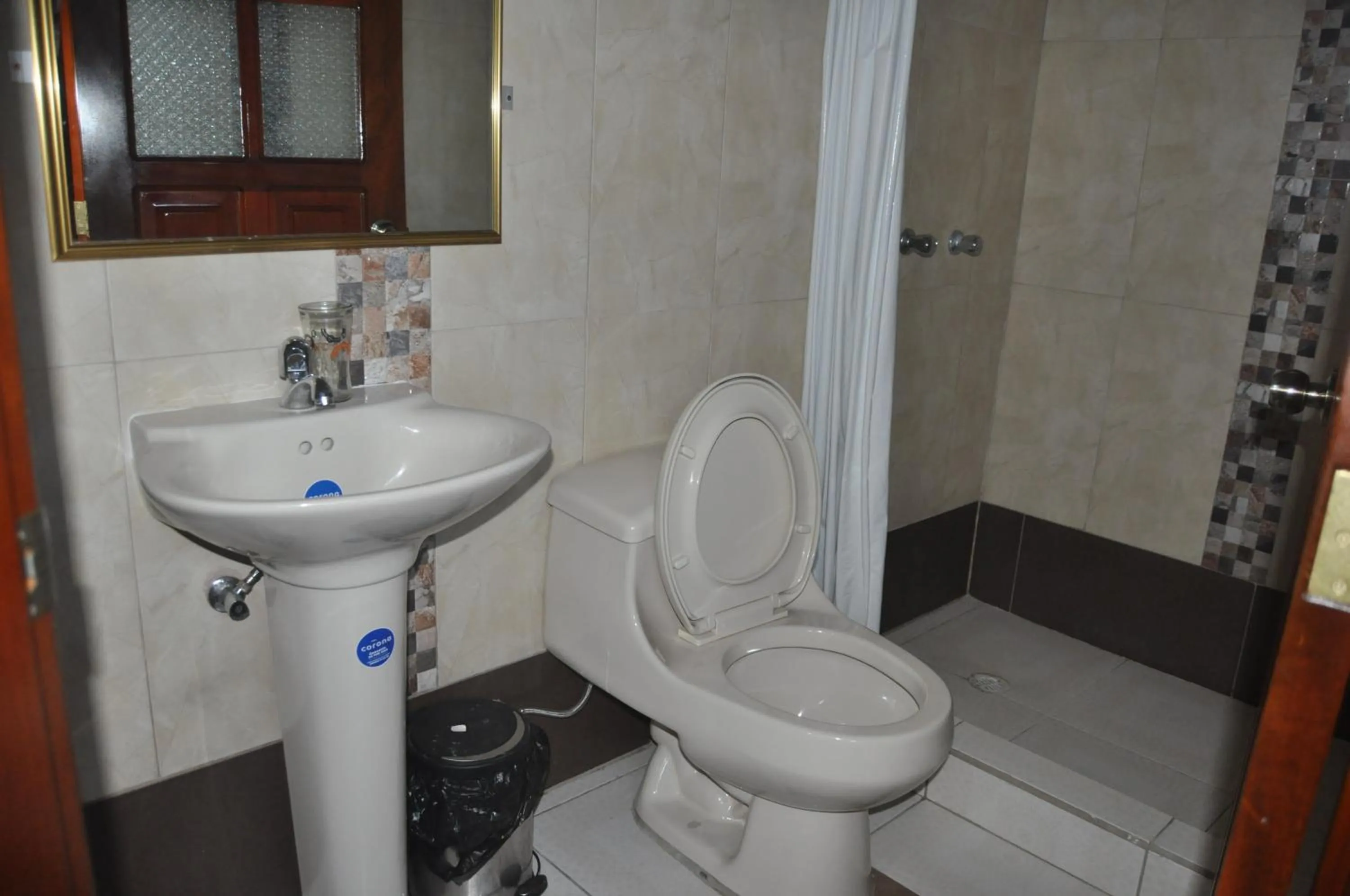 Bathroom in Hotel Coca Imperial