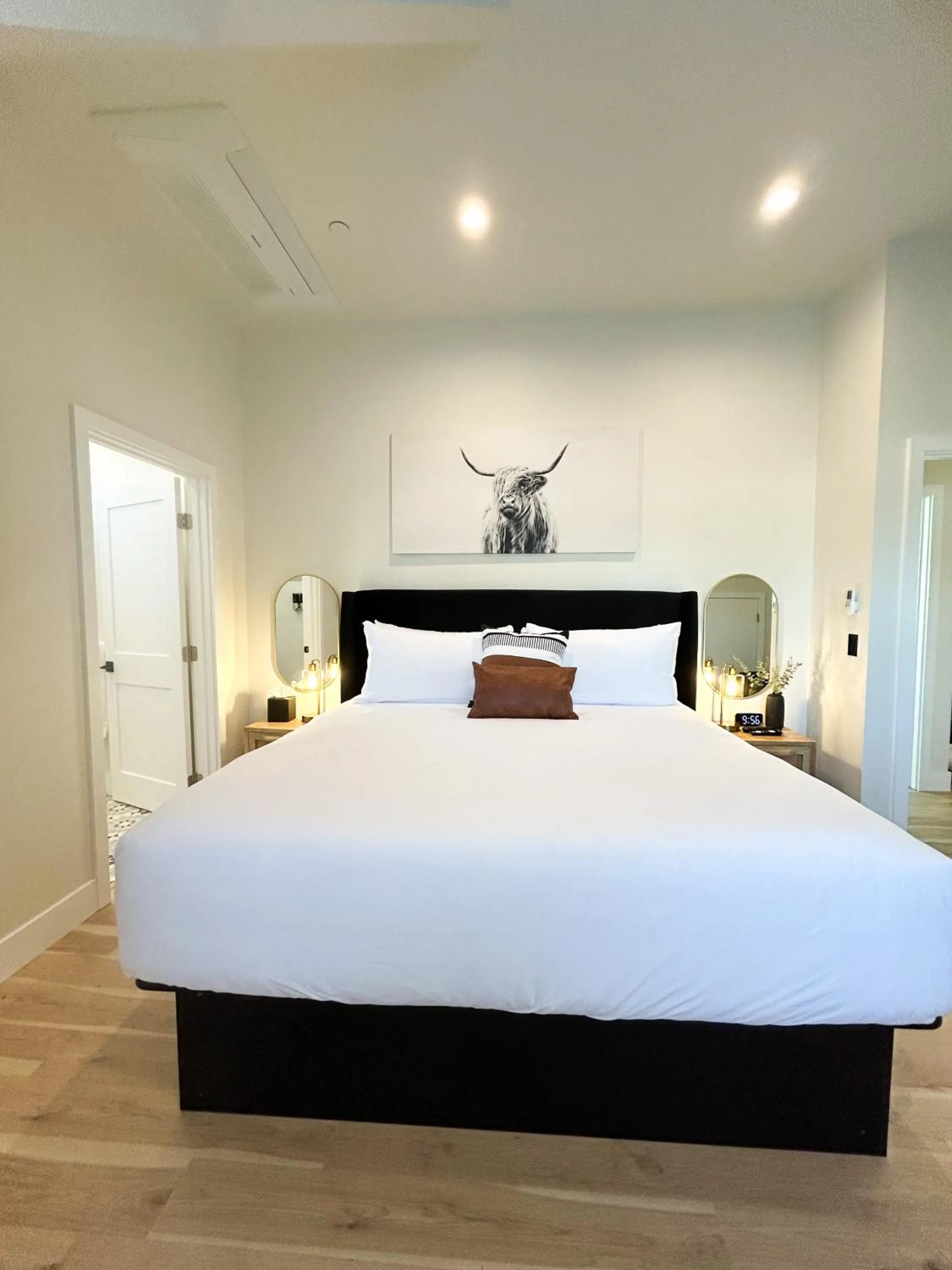 Bed in New Haven Inn