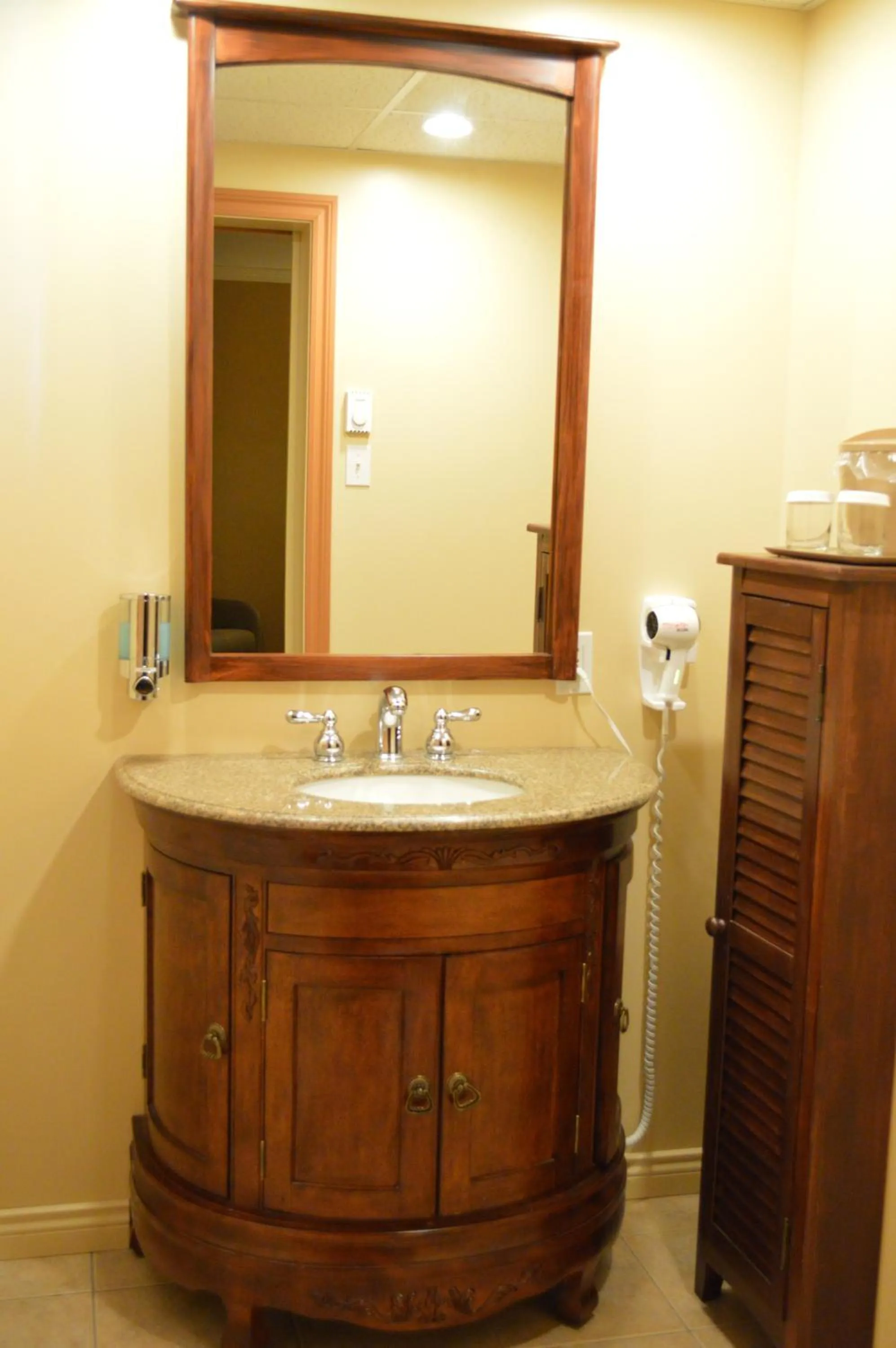 Bathroom in Hôtel Maison Blanche