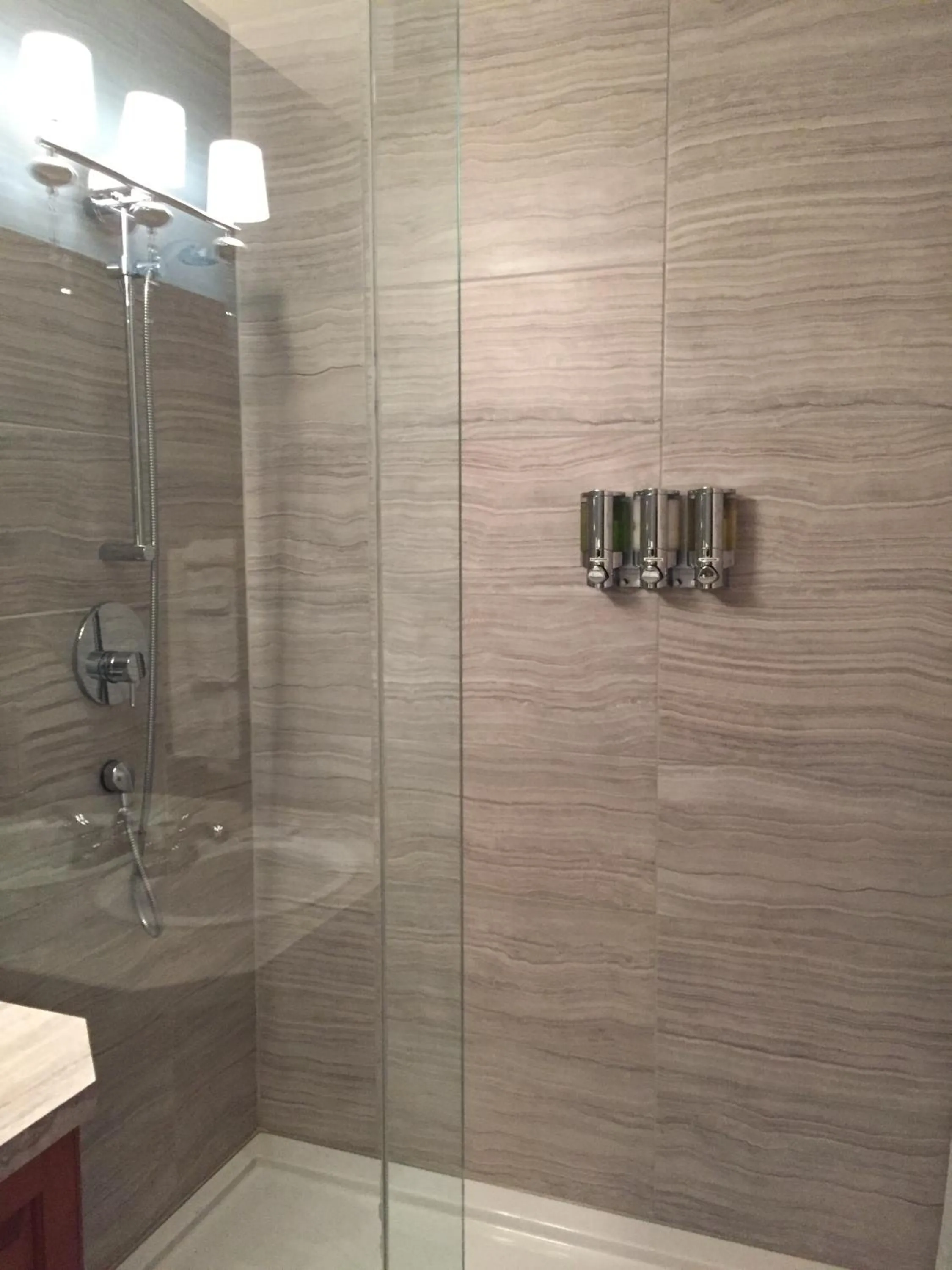 Bathroom in Hôtel Maison Blanche