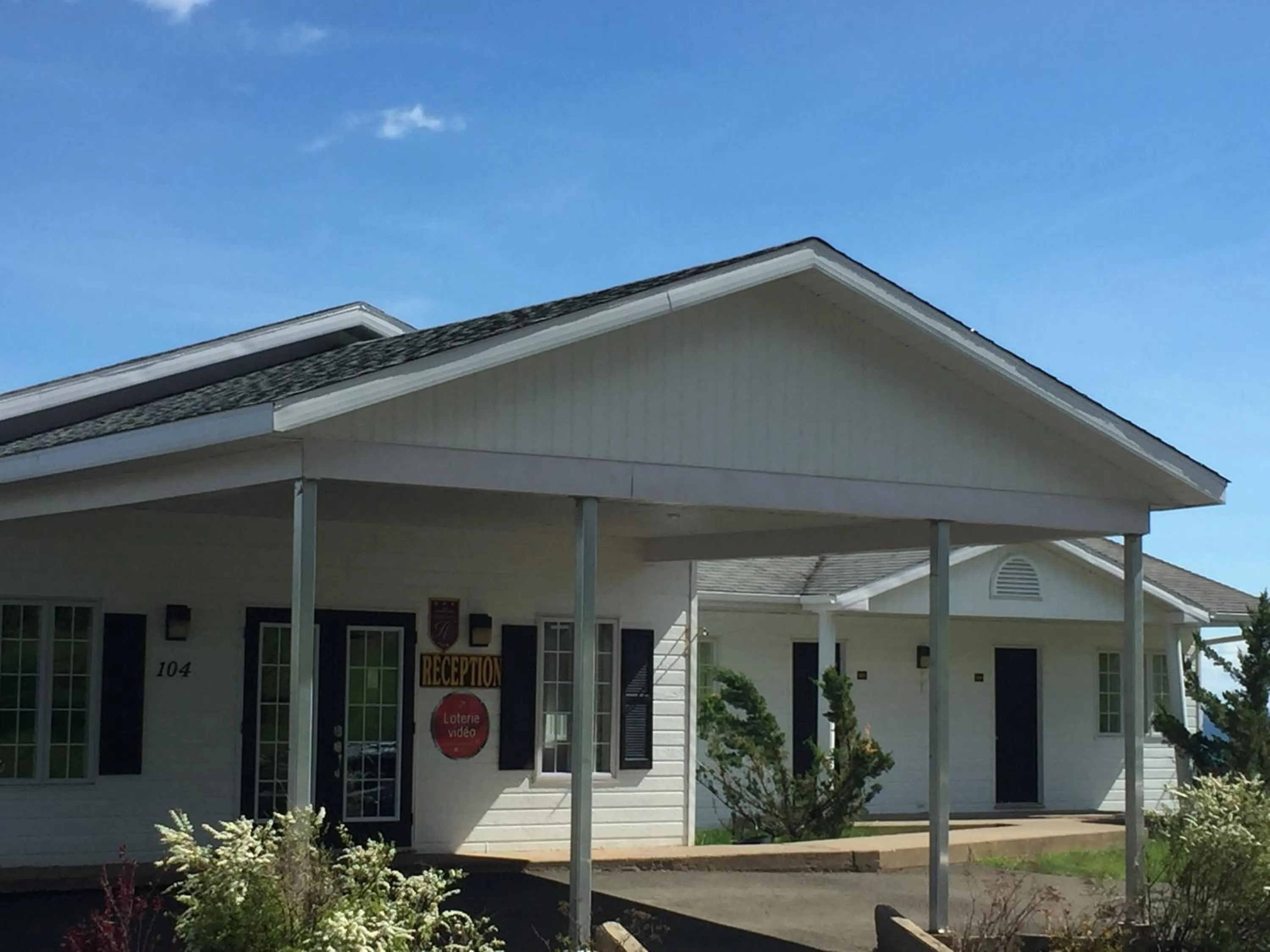 Facade/entrance in Hôtel Maison Blanche