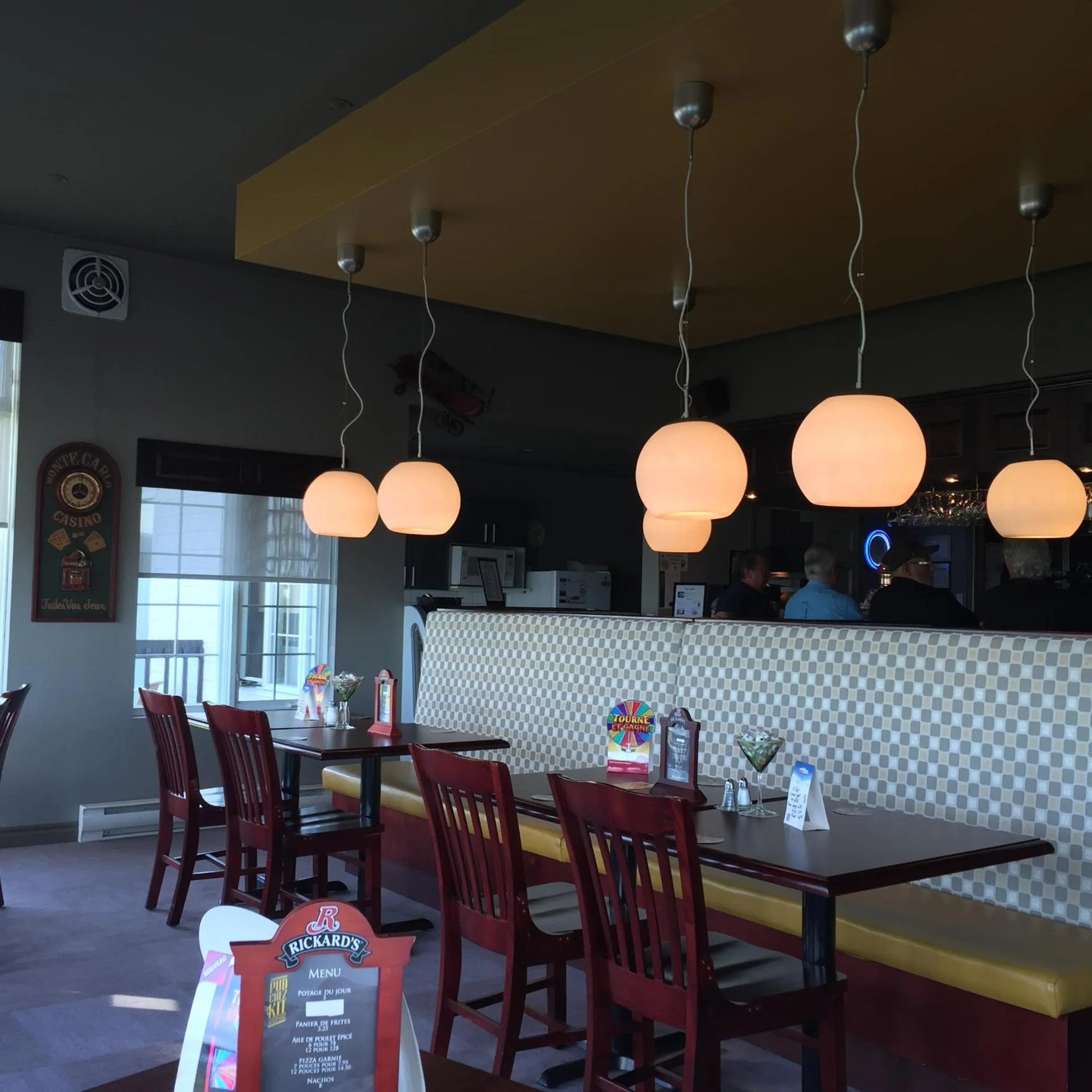 Food and drinks in Hôtel Maison Blanche